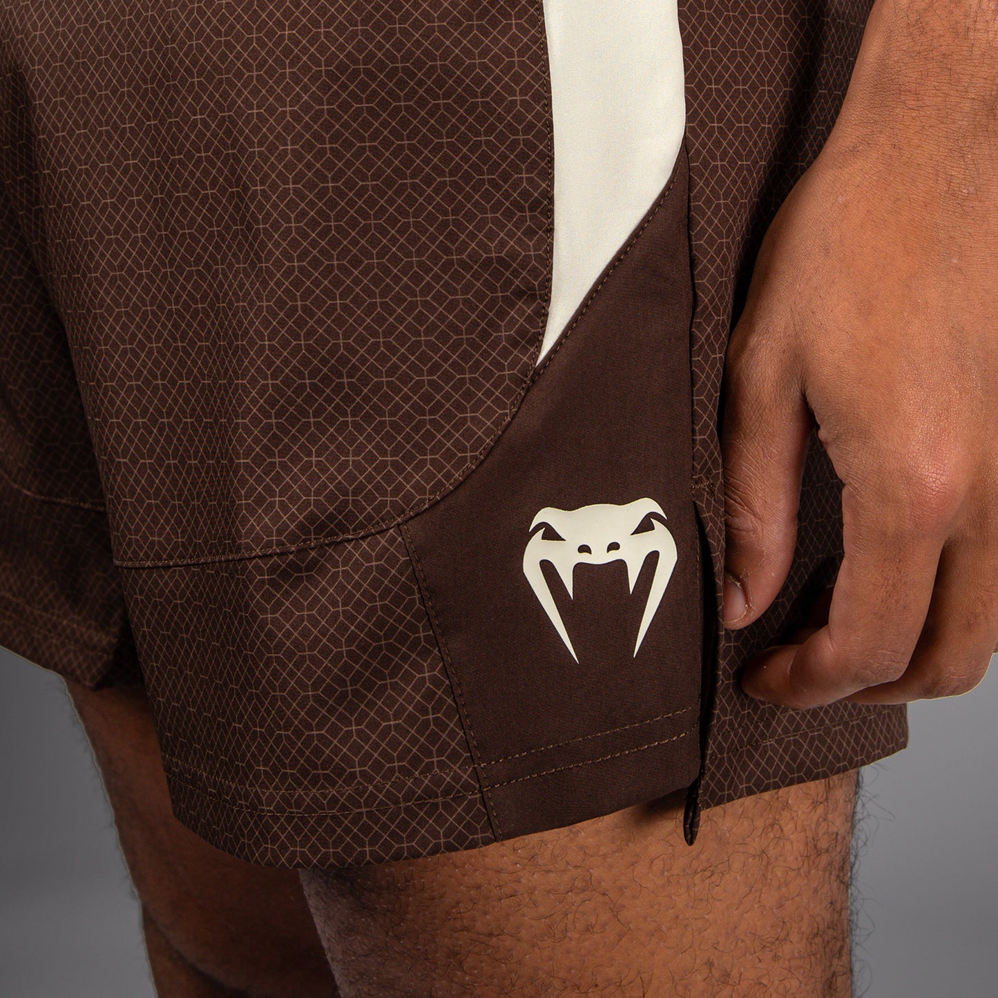 Venum x Roger Gracie Academy Fightshorts - Dunkelbraun