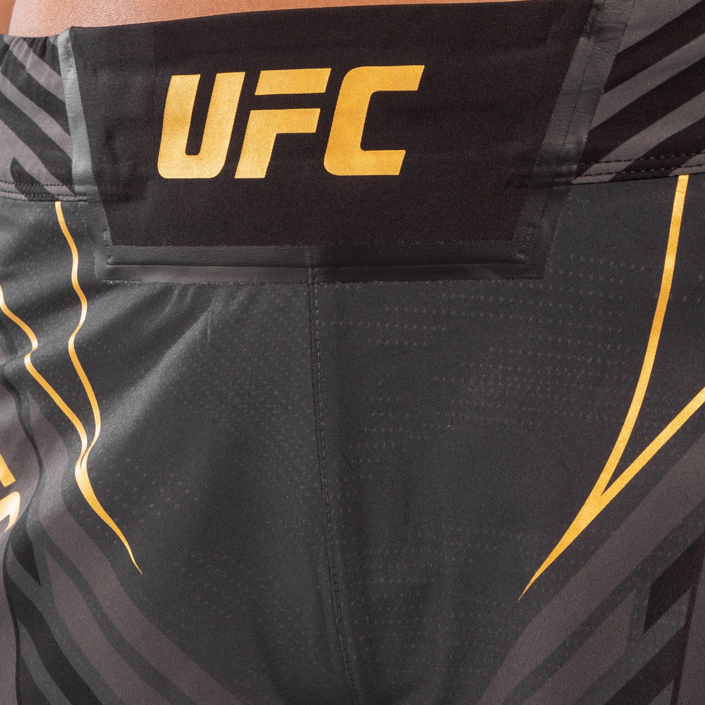 UFC Venum Authentic Fight Night Damen Shorts - Short Fit - Champion
