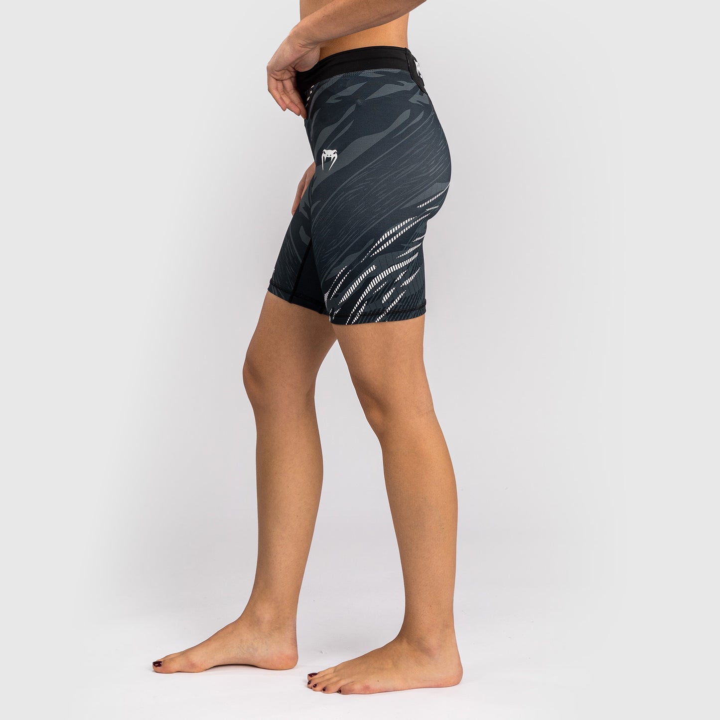 UFC Fusion by Venum Authentic Fight Night Damen Vale Tudo Short - Long Fit - Schwarz