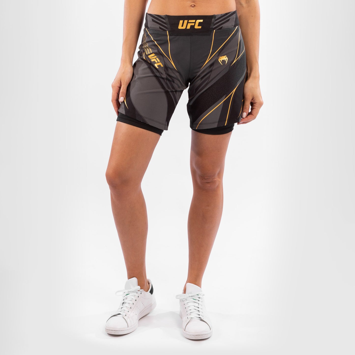 UFC Venum Authentic Fight Night Damen Shorts - Long Fit - Champion