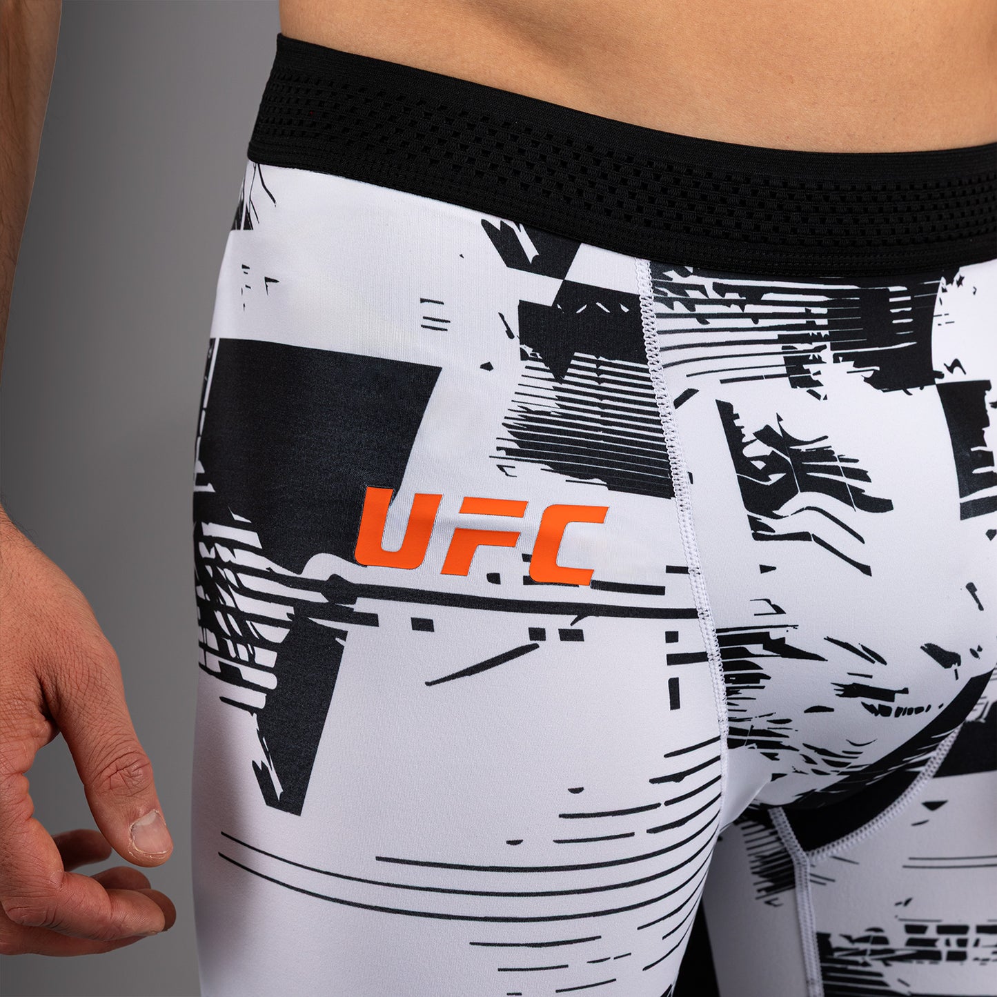 UFC Zenith by Venum Authentic Fight Week Performance Vale Tudo Short Herren - Weiß