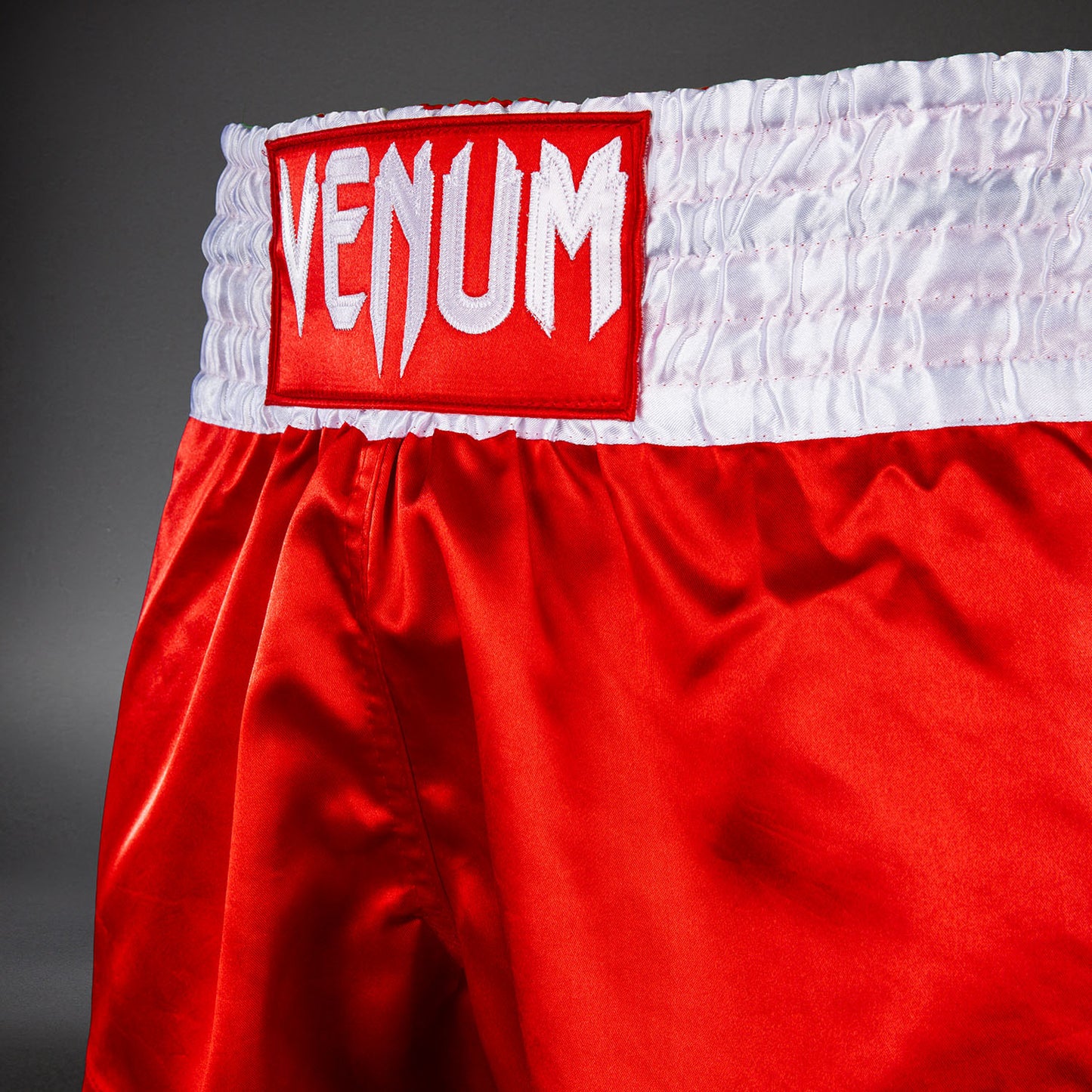 Venum Classic Muay-Thai-Shorts – Rot