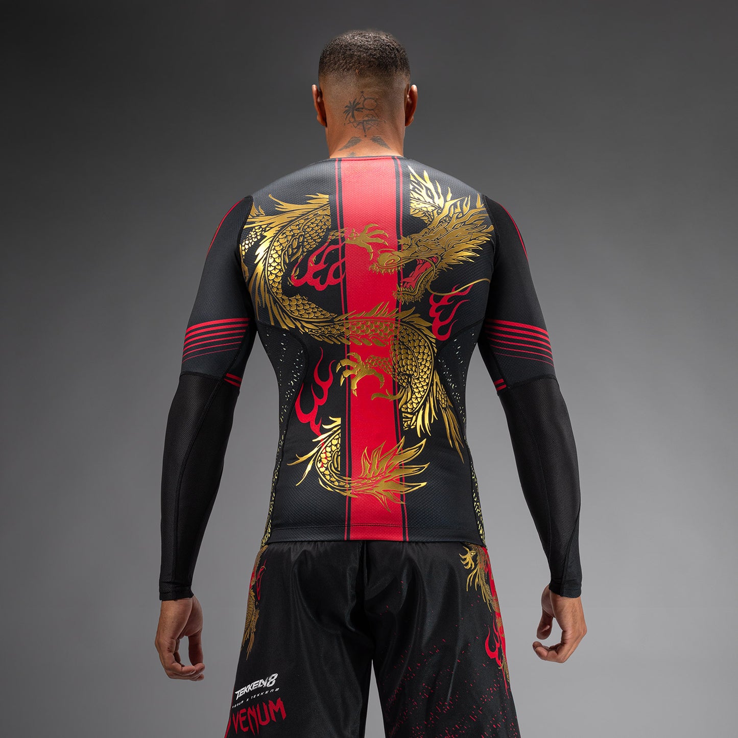 Venum x TEKKEN 8 - Marshall Law Rashguard - Schwarz/Rot/Gold