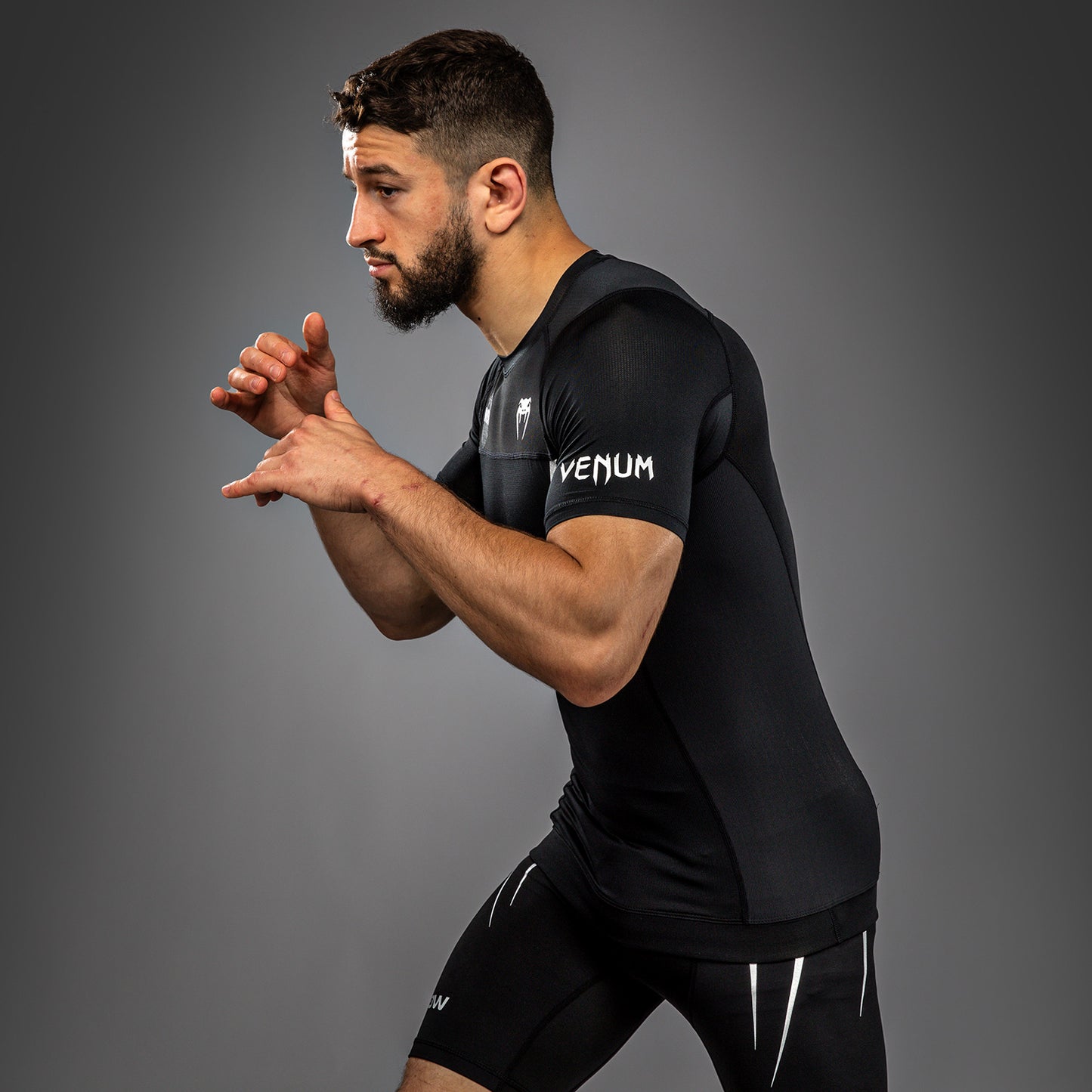 Venum x WOW FC Kurzarm Rashguard - Schwarz/ Grau