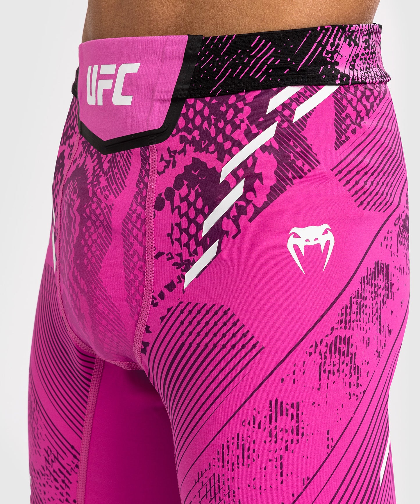 UFC Unrivaled by Venum Authentische Fight Night Herren Vale Tudo Shorts - Pink