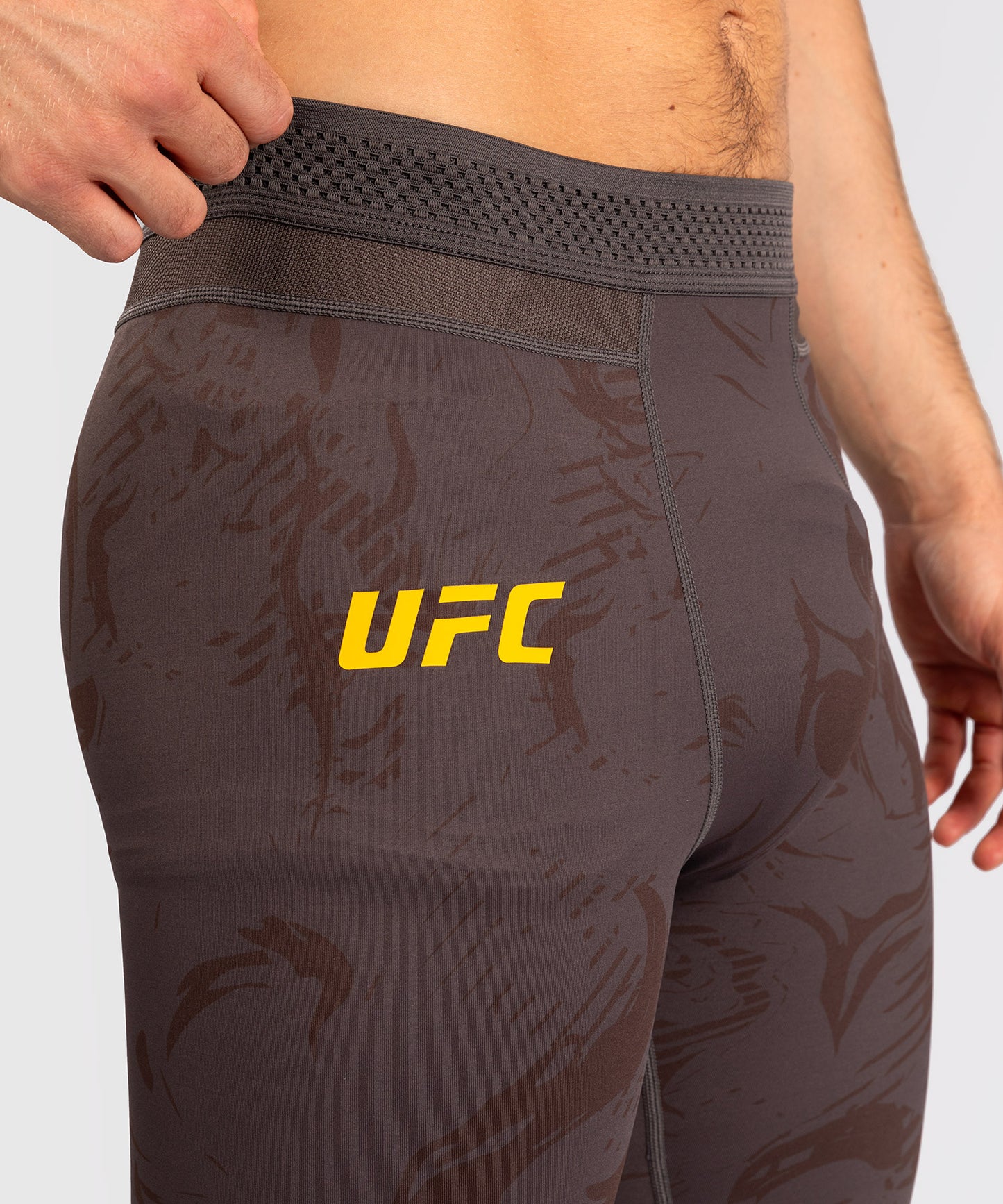 UFC Fusion by Venum Fight Week Herren Performance Tight - Erdiges Braun