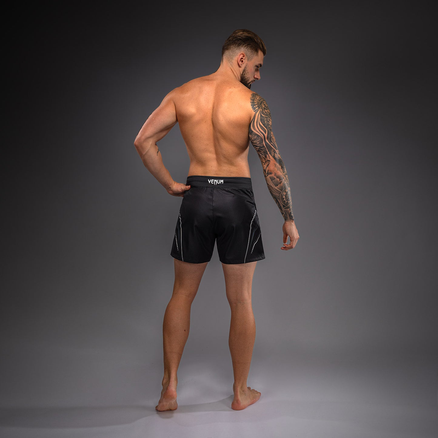 Venum Streamline Fightshorts – Schwarz/Weiß