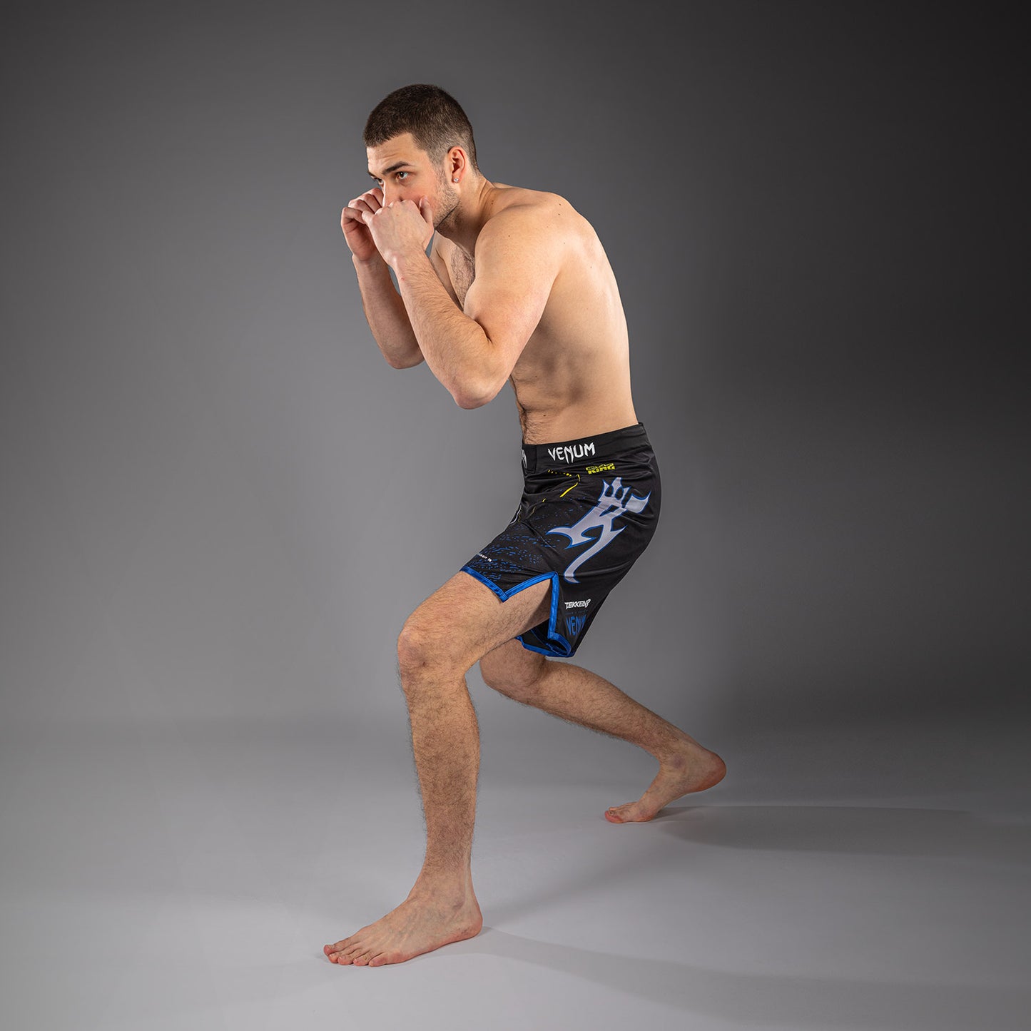 Venum x TEKKEN 8 Fightshorts - King - Schwarz/Gelb