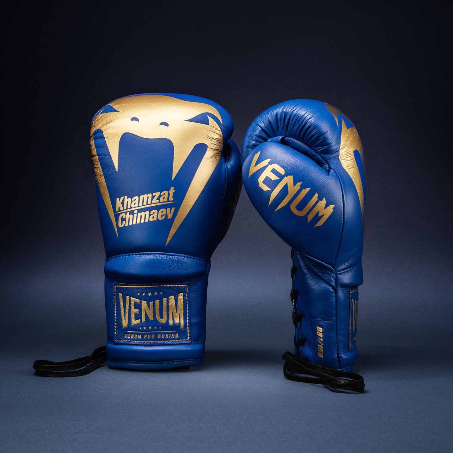 Venum Giant 2.0 Khamzat Chimaev Pro Boxhandschuhe - Blau/Gold
