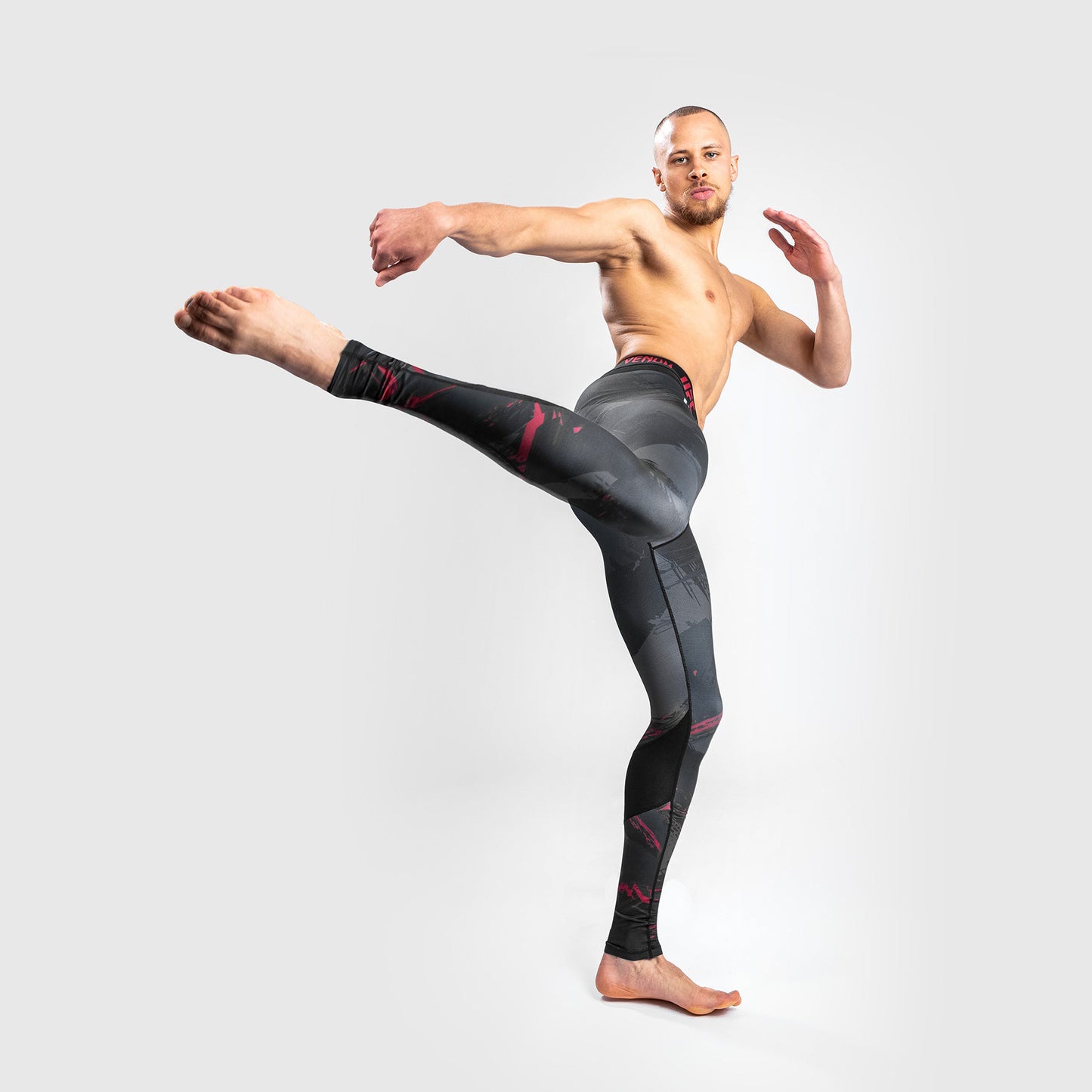 UFC Venum Authentic Fight Week 2.0 Compression Pants  – Schwarz