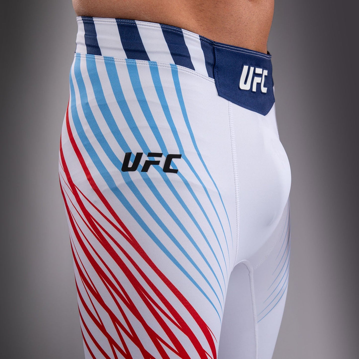 Official UFC Freedom 250 by Venum Authentic Fight Night Vale Tudo Shorts für Herren - Weiß