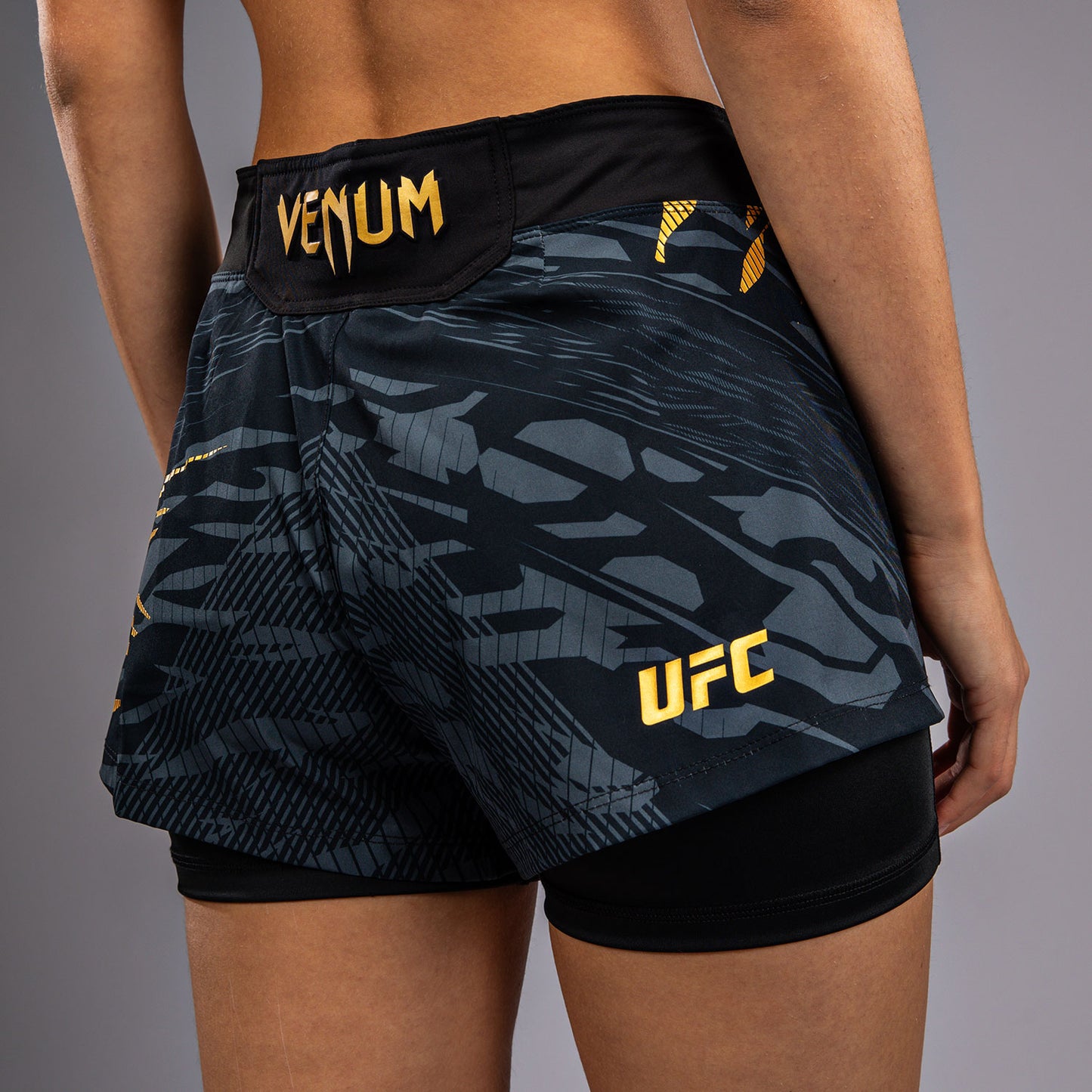 UFC Fusion by Venum Authentic Fight Night Damen Fight Short - Champion