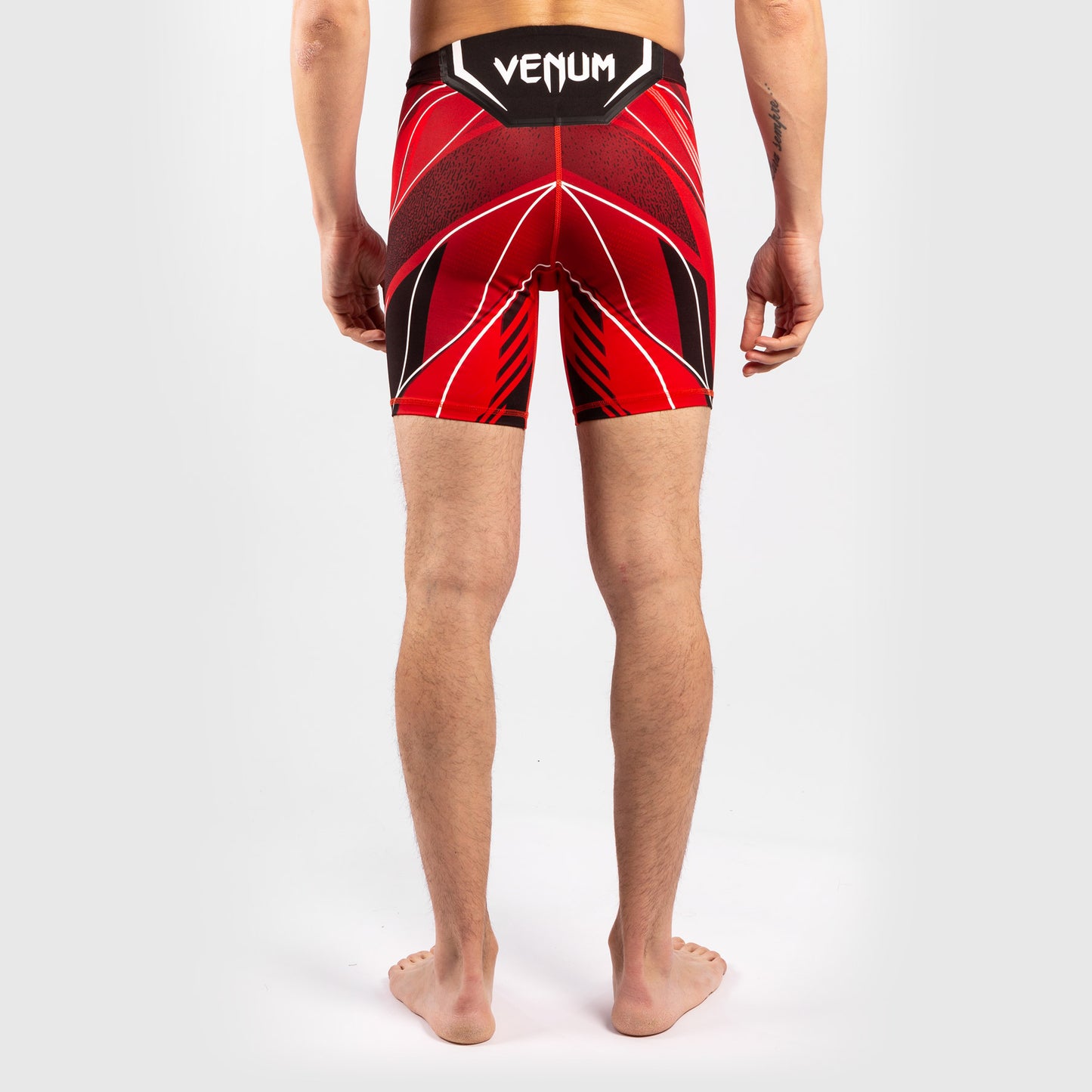 UFC Venum Authentic Fight Night Herren Vale Tudo Shorts - Short Fit - Rot