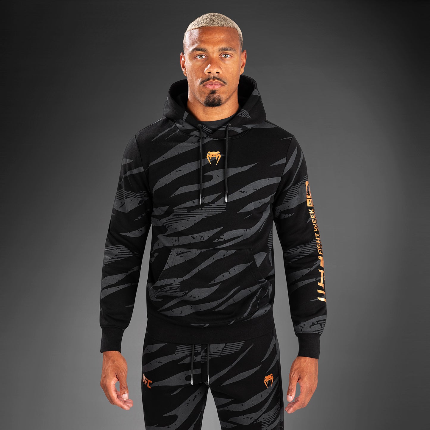 UFC Adrenaline by Venum Fight Week Herren Pullover Hoodie - Urban Camo