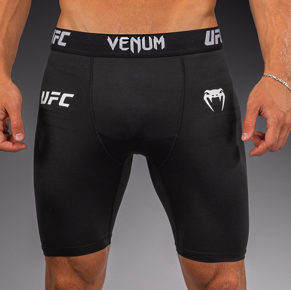 Venum UFC Unity by Venum Authentic Fight Week Herren Funktions-Kompressionsshorts - Schwarz
