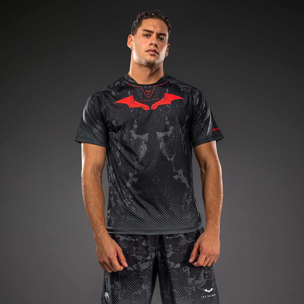 Venum x Batman Dry-Tech-T-Shirt - Schwarz/Grau/Rot
