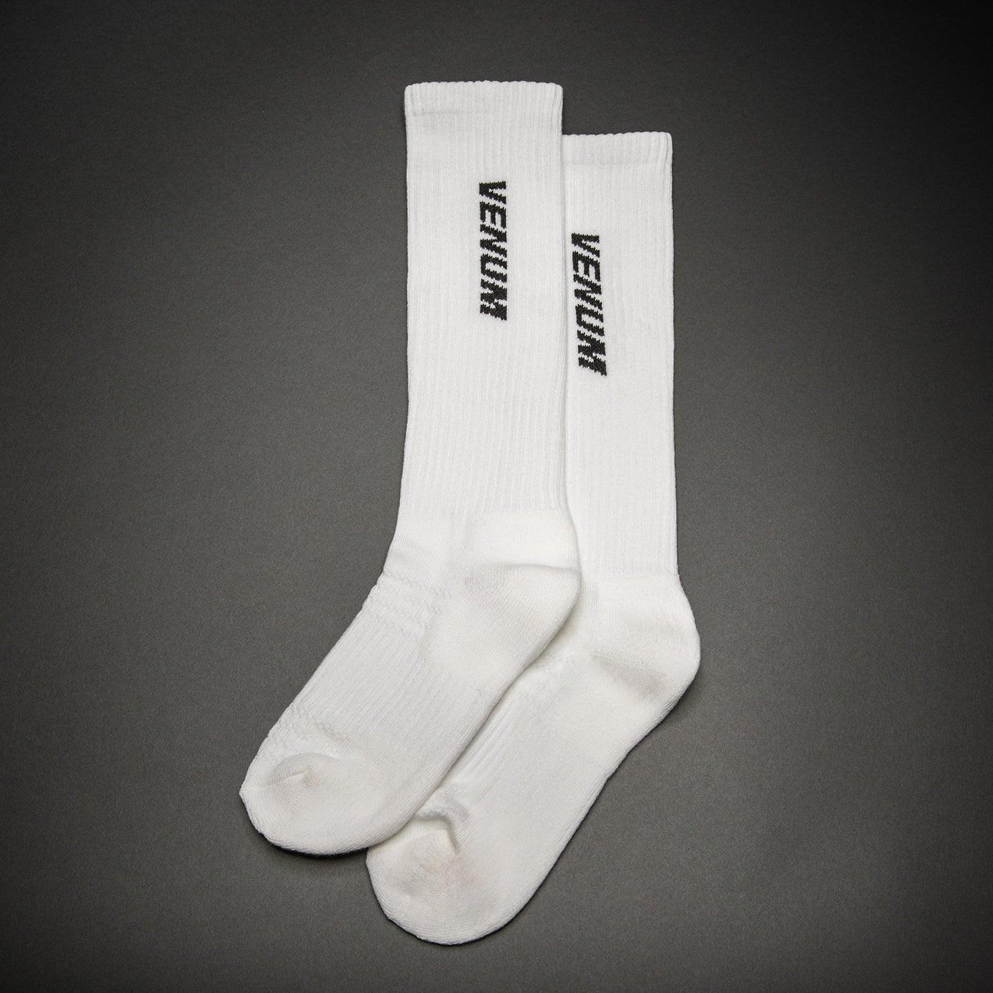 Venum Essential Over-the-Calf Socken – Weiß/Schwarz