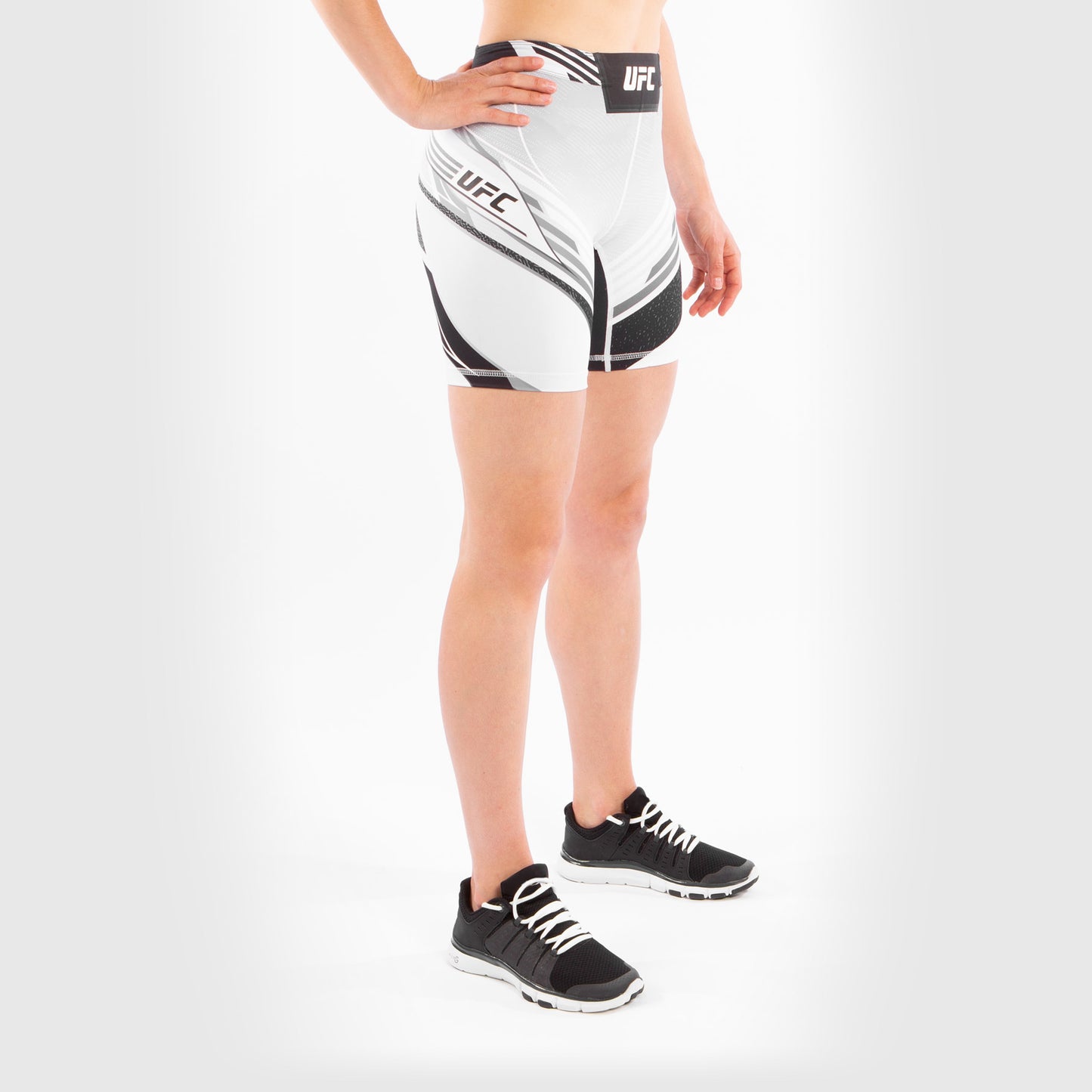 UFC Venum Authentic Fight Night Damen Vale Tudo Shorts - Long Fit - Weiß
