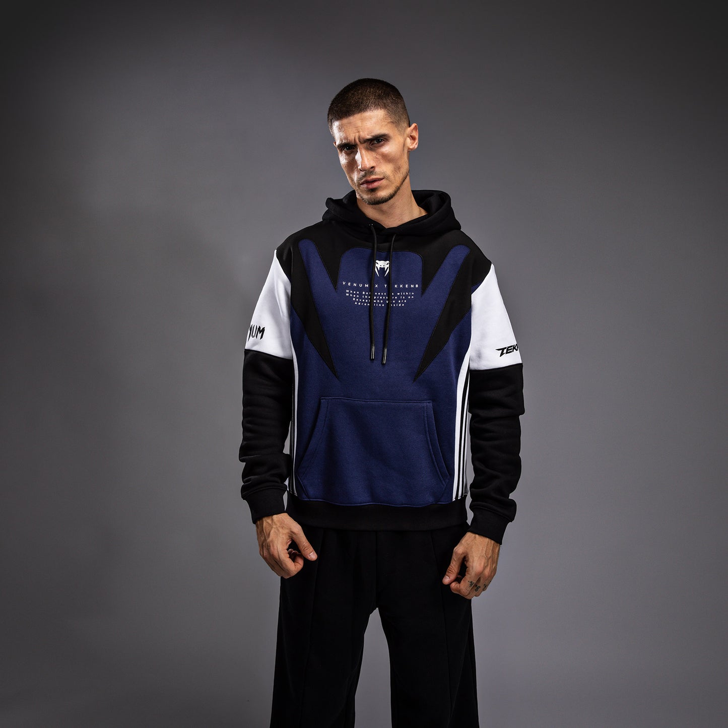 Venum x TEKKEN 8 - Jin Kazama Hoodie - Blau/Schwarz/Weiß