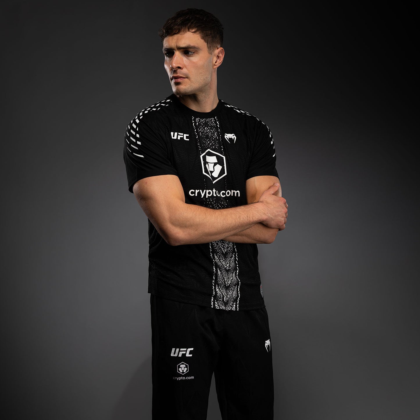 UFC Zenith by Venum Authentic Fight Night Offizielles Walkout-Trikot Herren Personalisiert - Schwarz