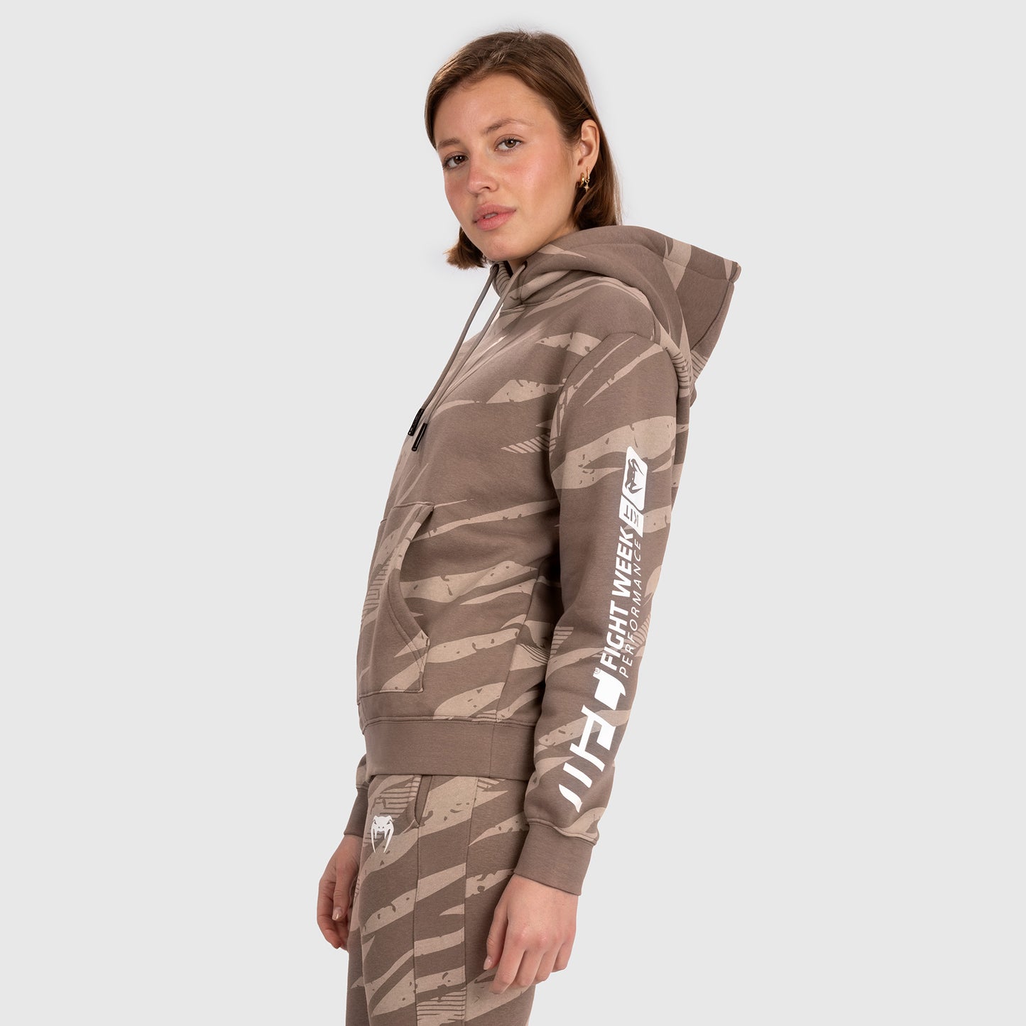 UFC Adrenaline by Venum Fight Week Frauen Pullover Hoodie - Desert Camo