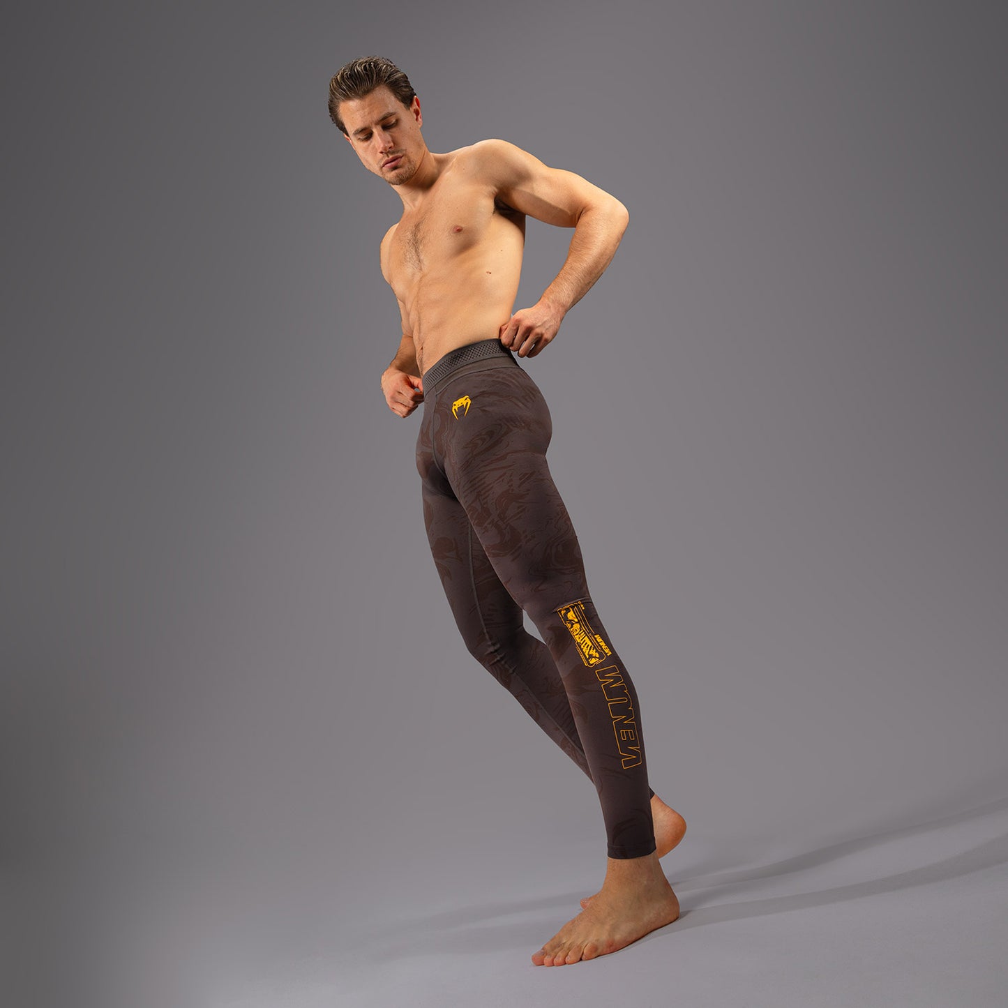 UFC Fusion by Venum Fight Week Herren Performance Tight - Erdiges Braun