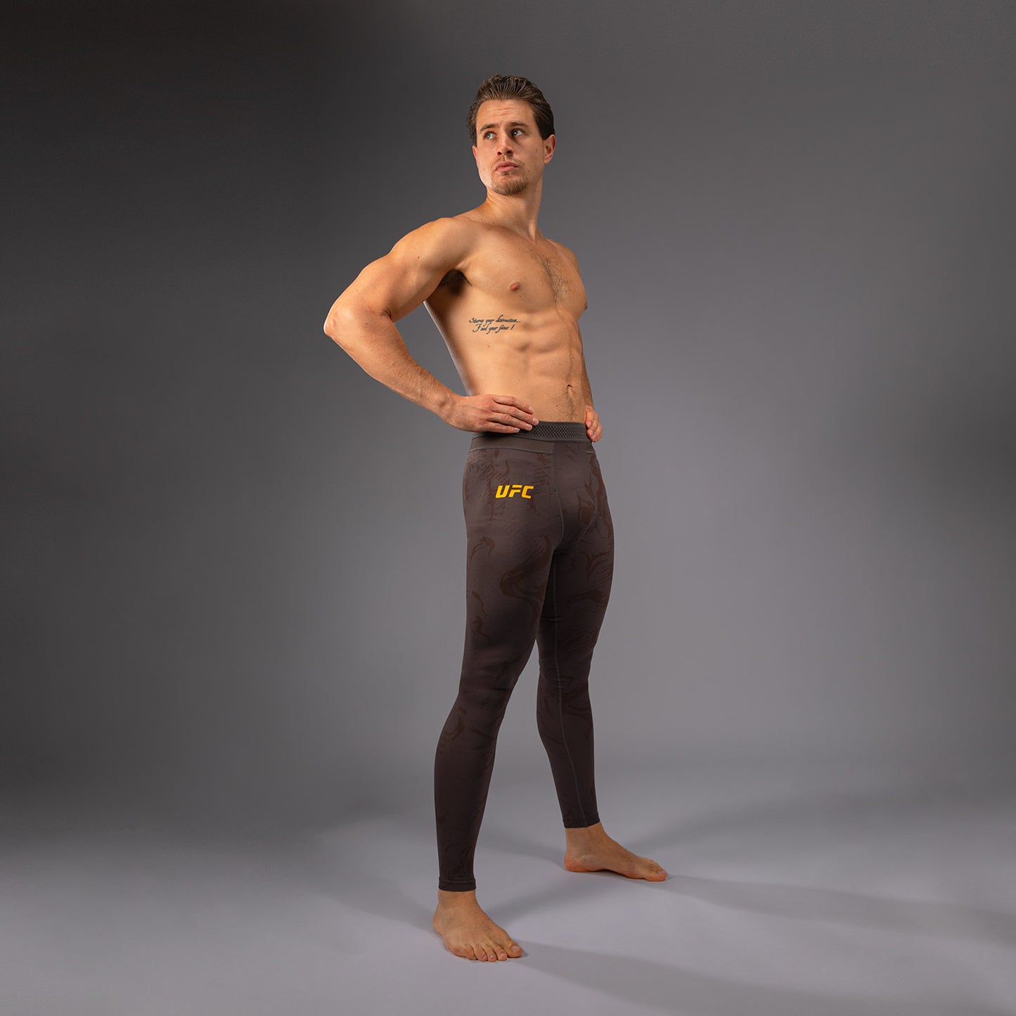 UFC Fusion by Venum Fight Week Herren Performance Tight - Erdiges Braun