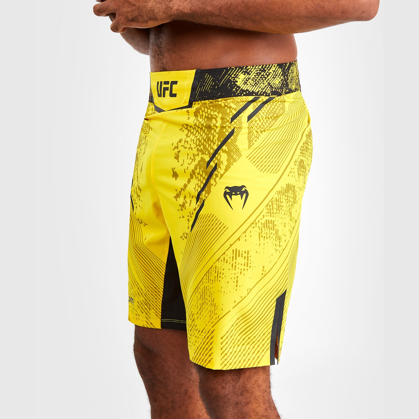 UFC Adrenaline by Venum Authentic Fight Night Fight Short für Männer - Lange Passform - Gelb