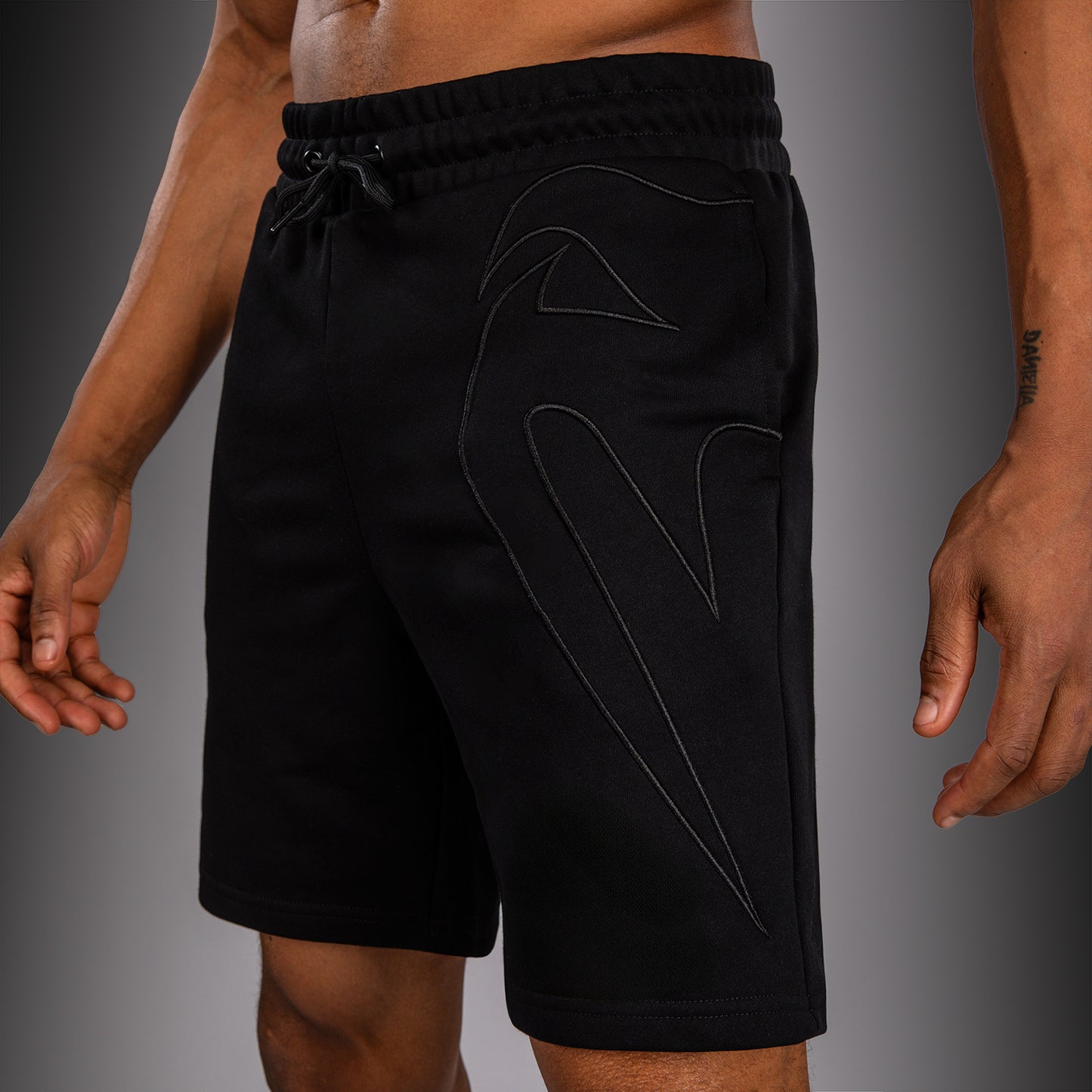 Venum Giant 3D Shorts aus Baumwolle – Schwarz