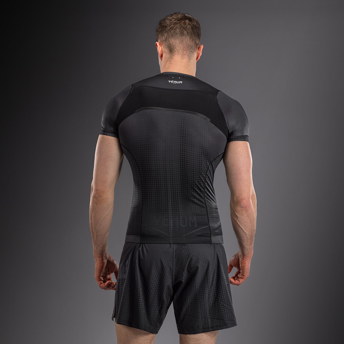 Venum Stealth Kurzarm Rashguard – Schwarz/Weiß