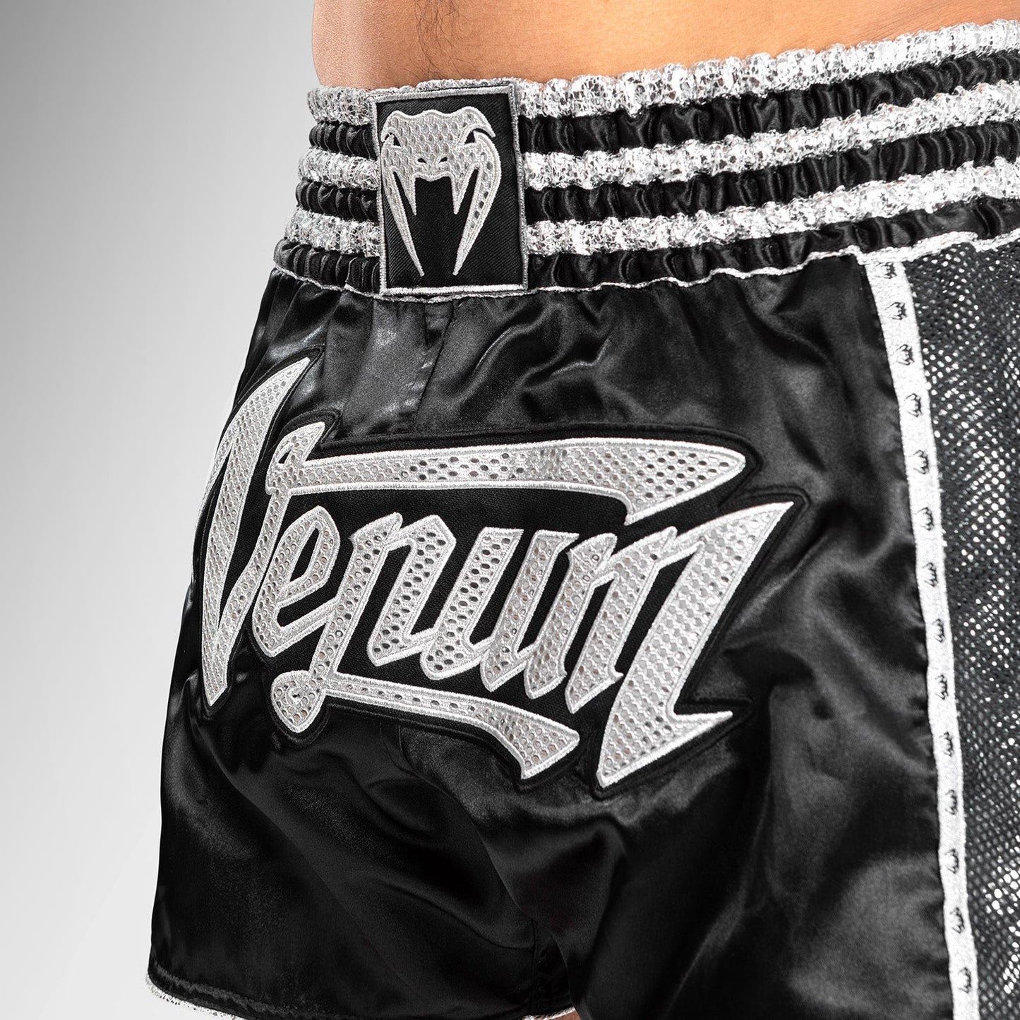 Venum Absolute 2.0 Muay Thai Shorts - Schwarz/Silber