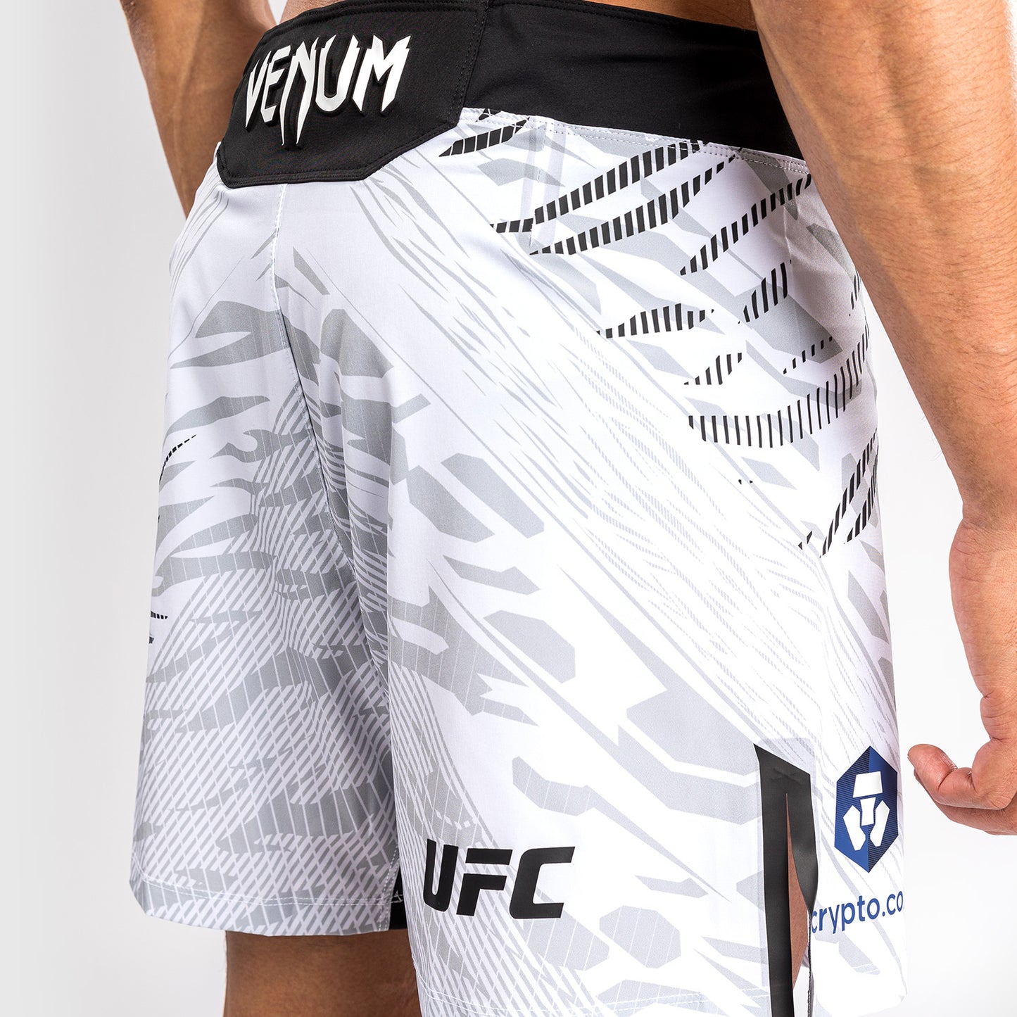 UFC Fusion by Venum Personalized Authentic Fight Night Herren Fight Short - Short Fit - Weiß