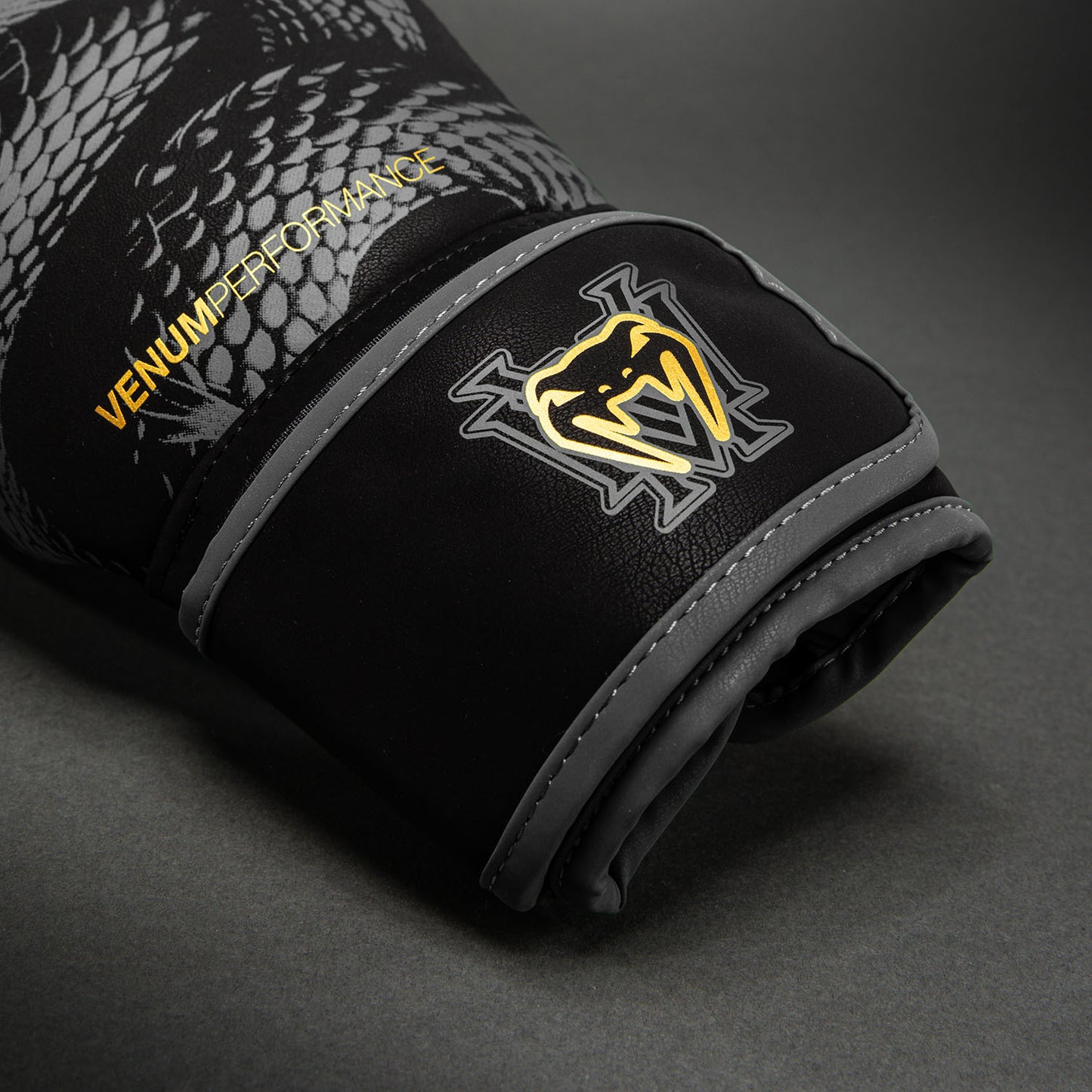 Venum Matupa Boxhandschuhe - Schwarz/Grau/Gold