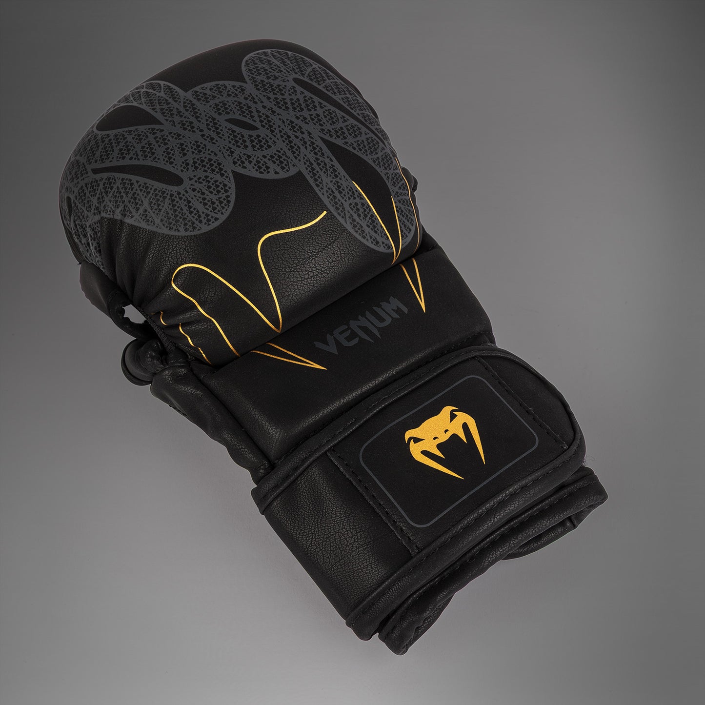 Venum Serpenti Sparring Handschuhe – Schwarz/Silber/Gold