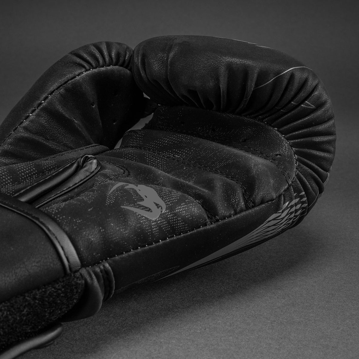 Venum Impact Amazonia Reborn Boxhandschuhe - Schwarz/Grau