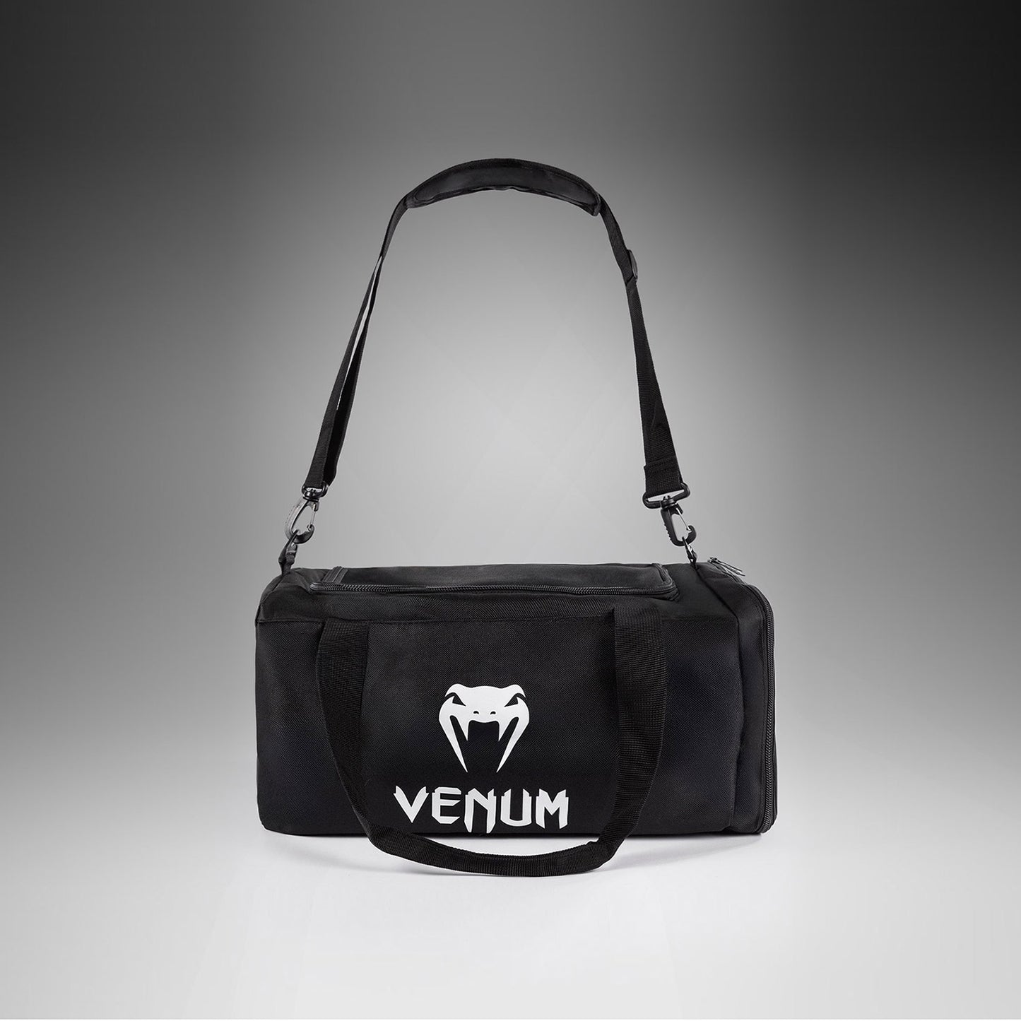 Venum Essential Sporttasche (26L) - Schwarz