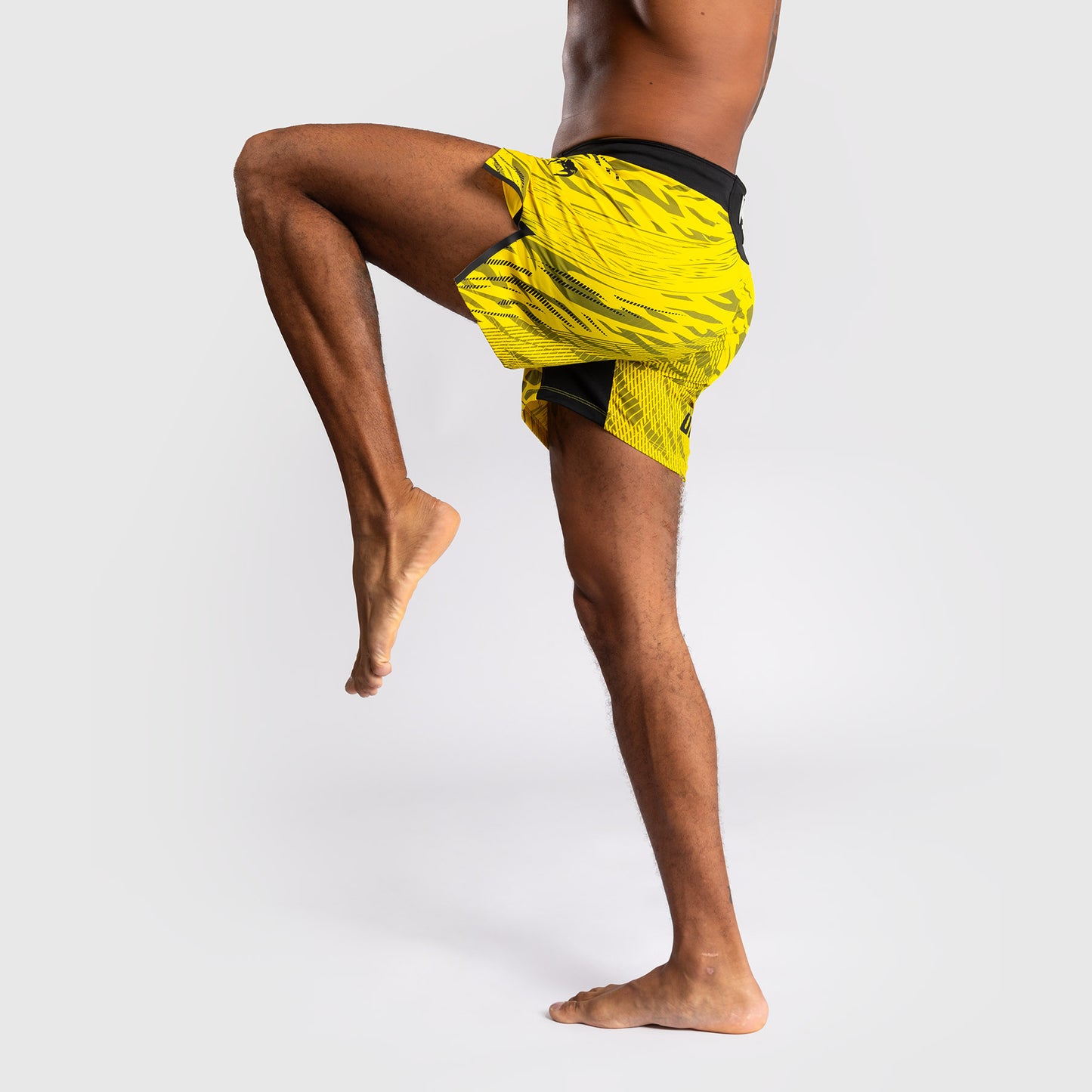UFC Fusion by Venum Personalized Authentic Fight Night Herren Fight Short - Short Fit - Gelb