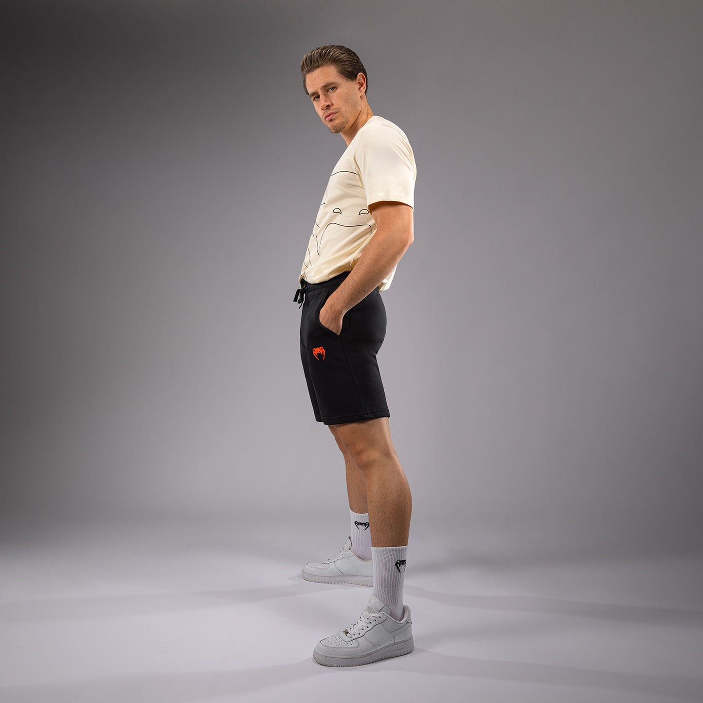 Venum Classic Shorts - Schwarz