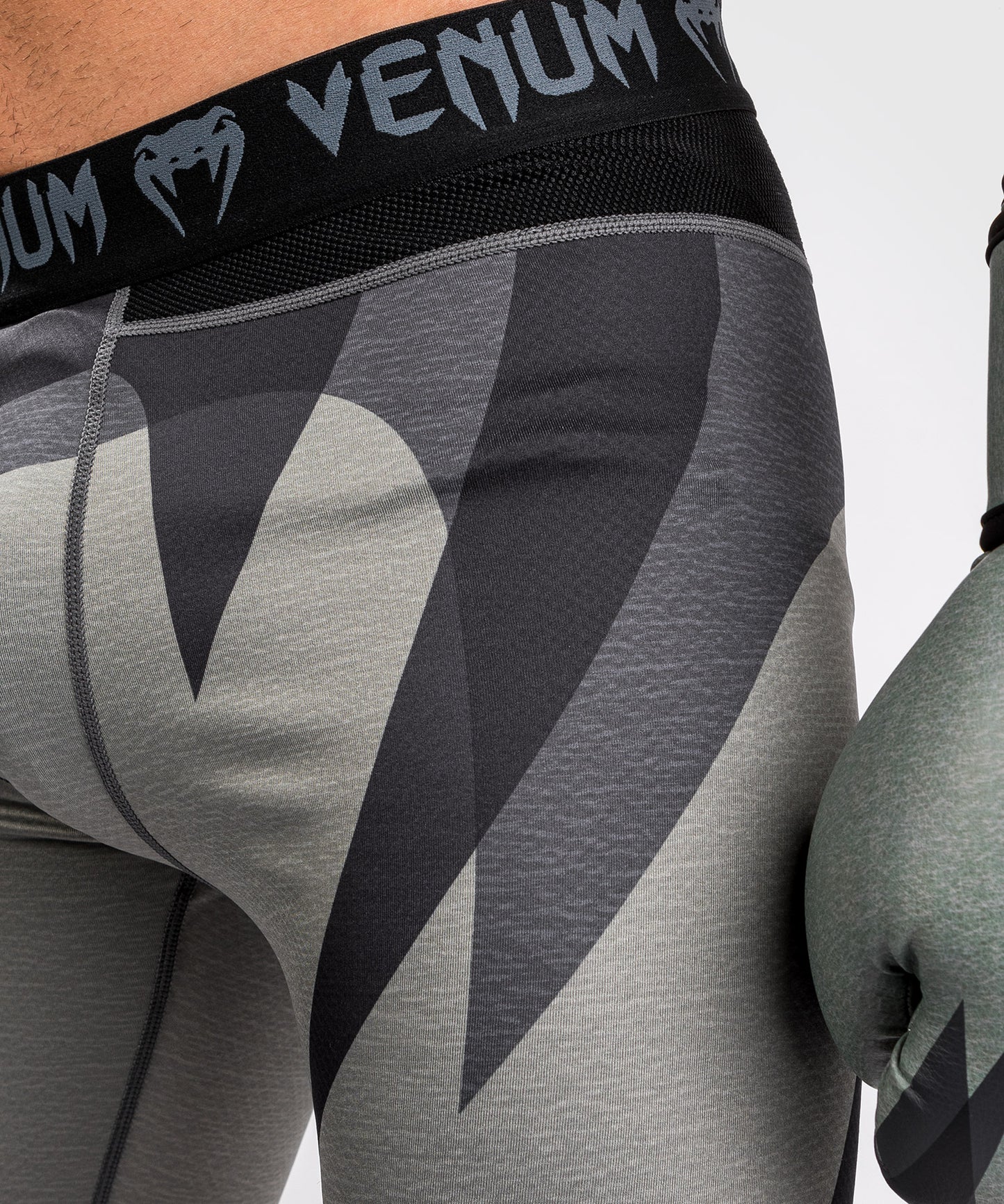 Venum Stone  Vale Tudo Shorts - Mineral Grün