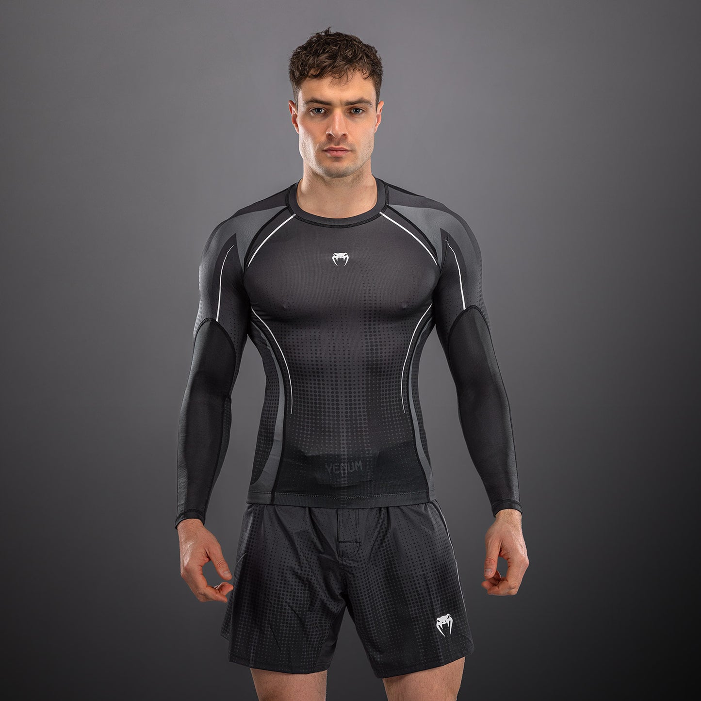 Venum Stealth Langarm Rashguard – Schwarz/Weiß