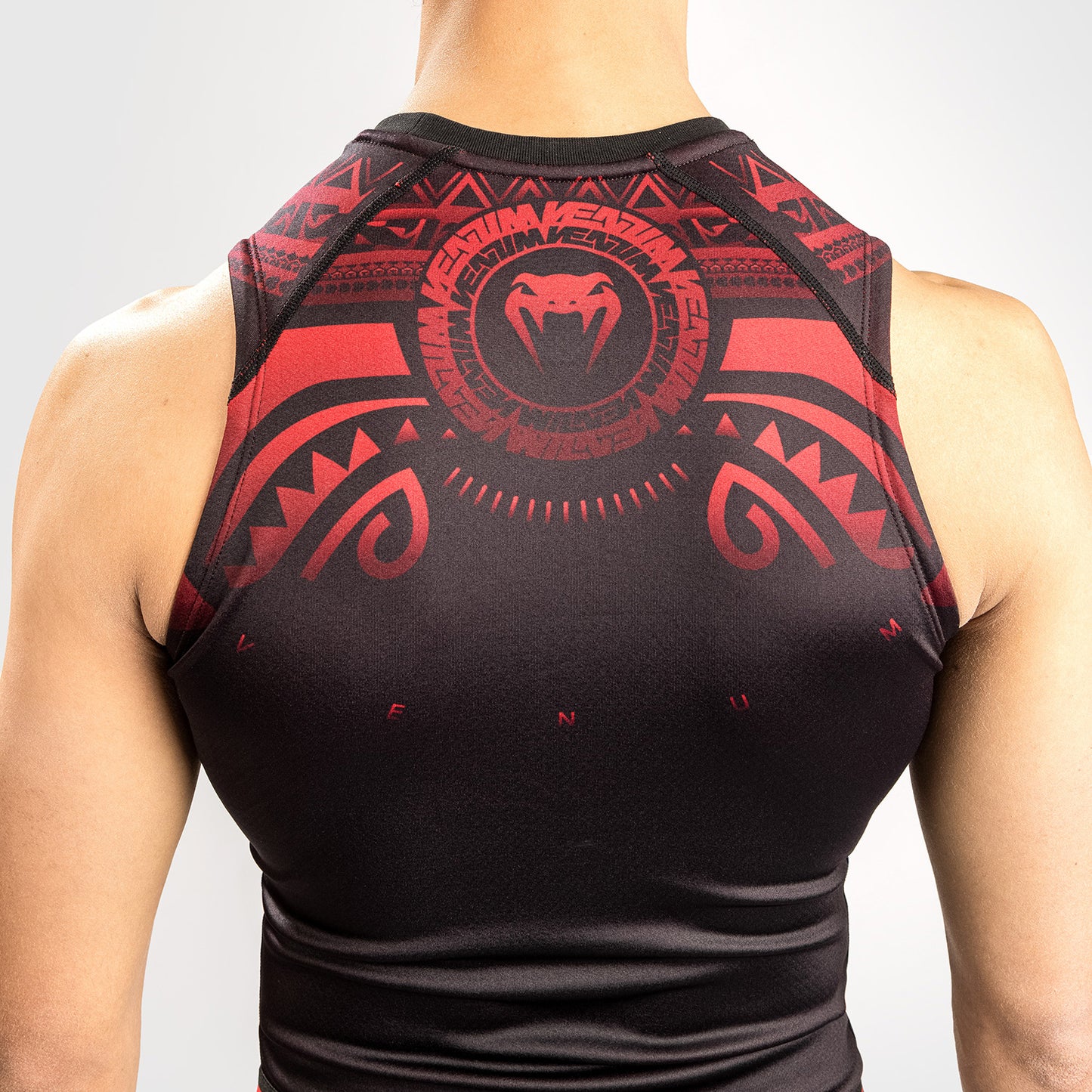 Venum Nakahi Rashguard Ärmellos - Schwarz/Rot