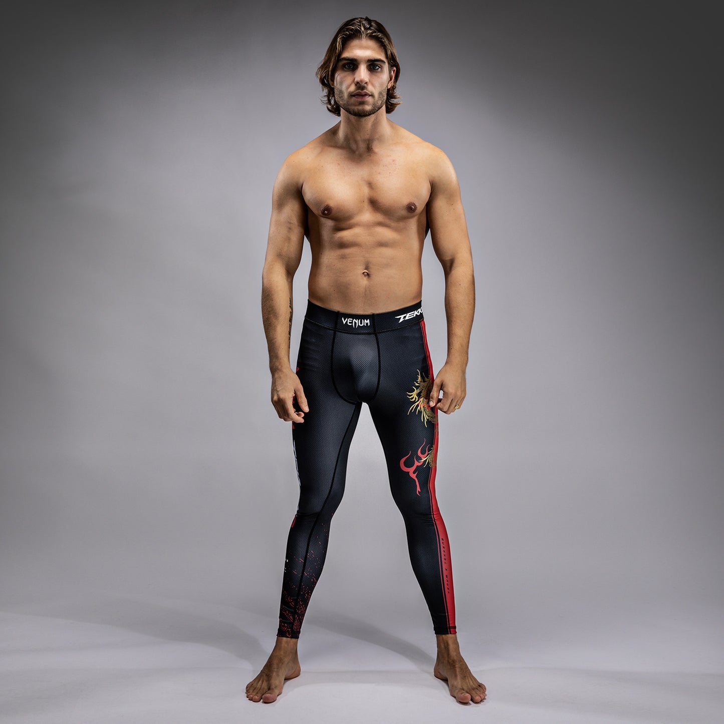 Venum x TEKKEN 8 - Marshall Law Spats - Schwarz/Rot/Gold