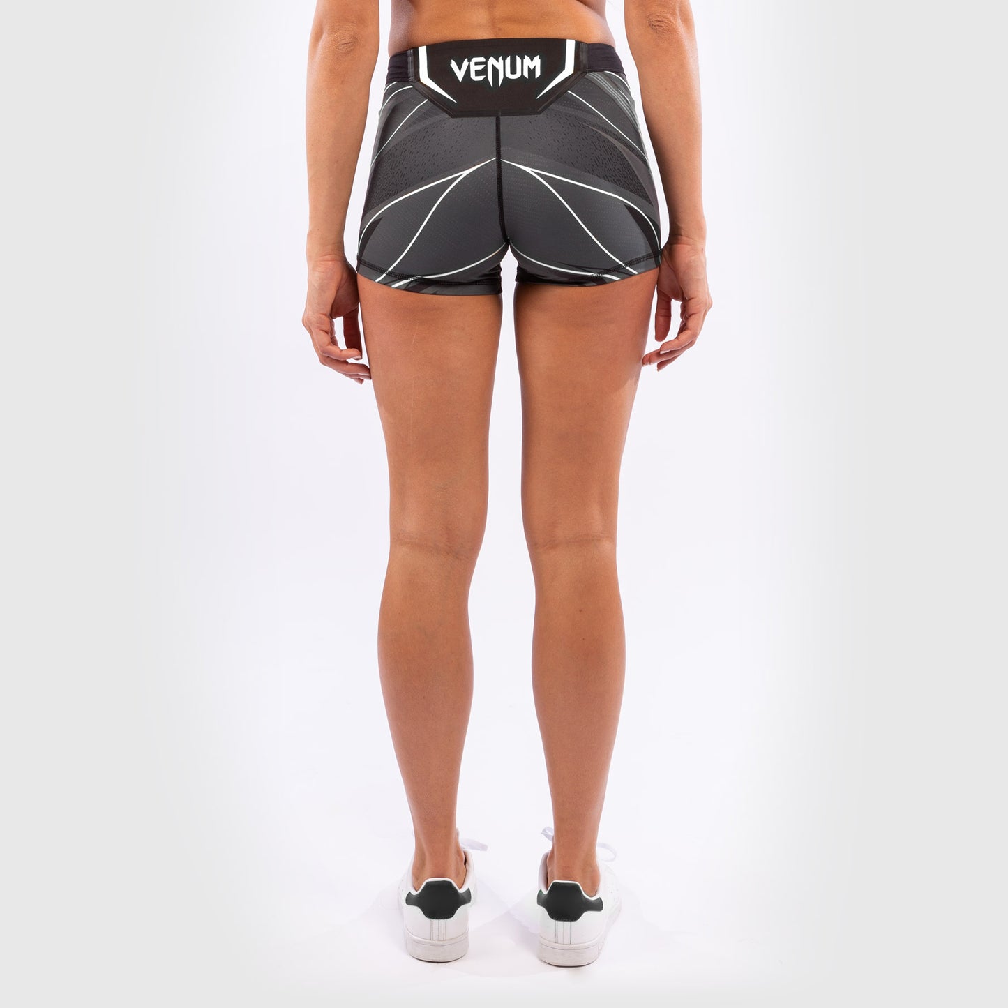 UFC Venum Authentic Fight Night Damen Vale Tudo Shorts - Short Fit - Schwarz