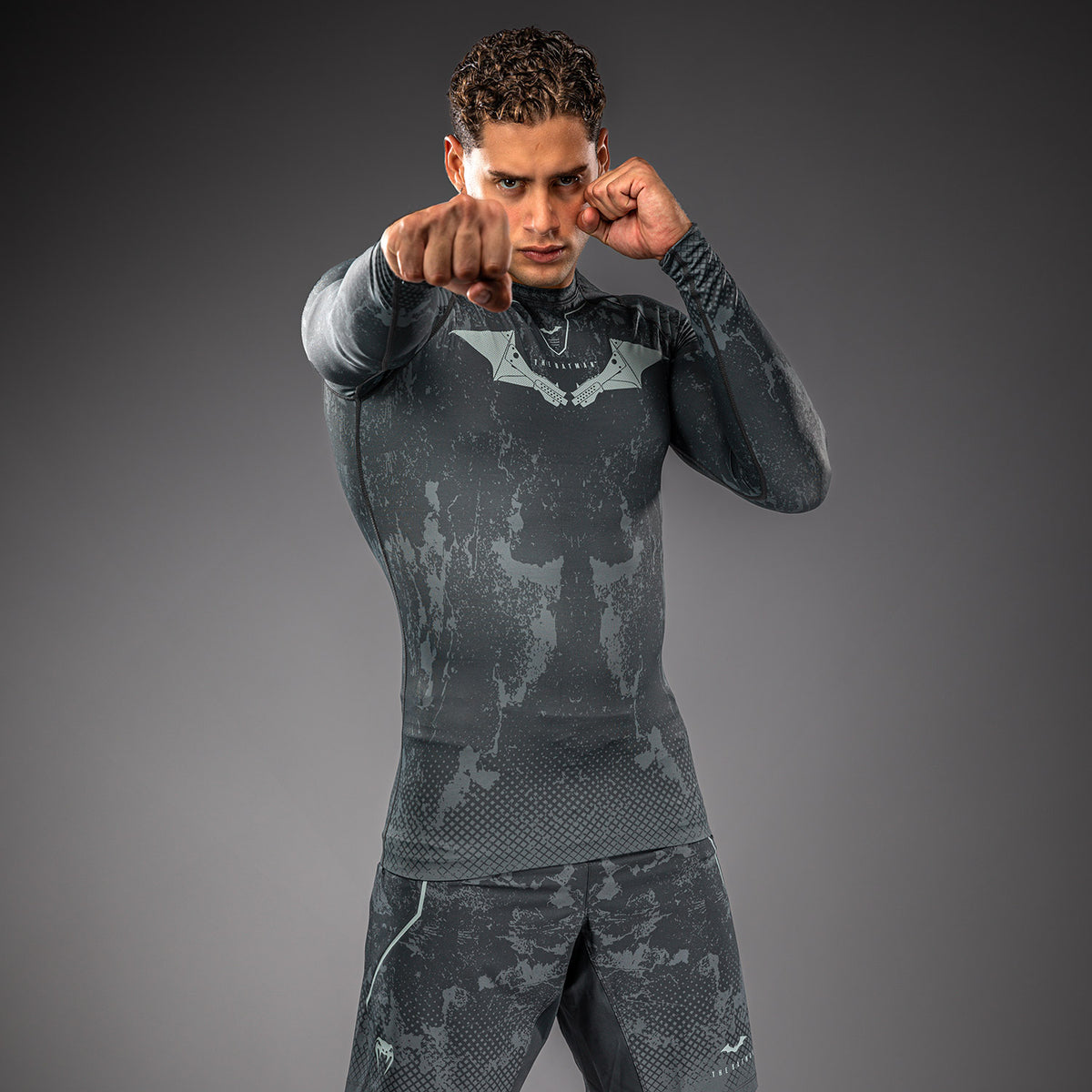 Venum x Batman Langarm-Rashguard - Schwarz/Grau/Rot