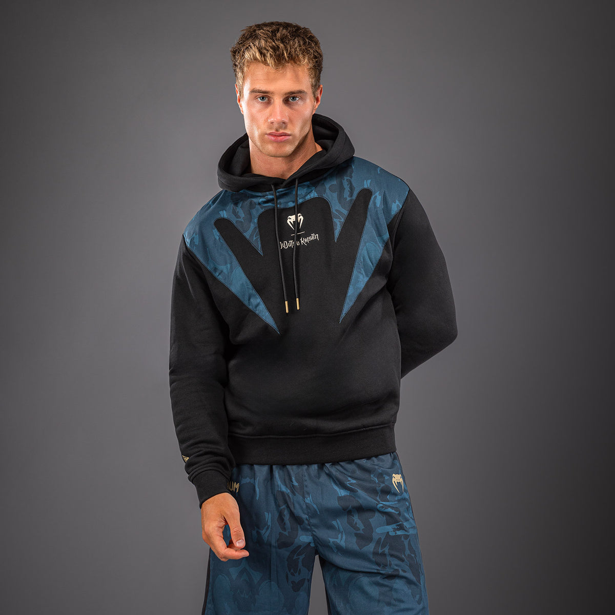 Jujutsu Kaisen x Venum Fushiguro Hoodie – Ozeangrün
