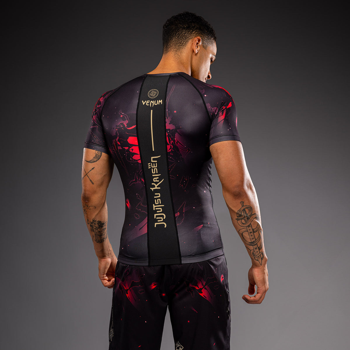 Jujutsu Kaisen x Venum Itadori Kurzarm Rashguard – Schwarz/Rot