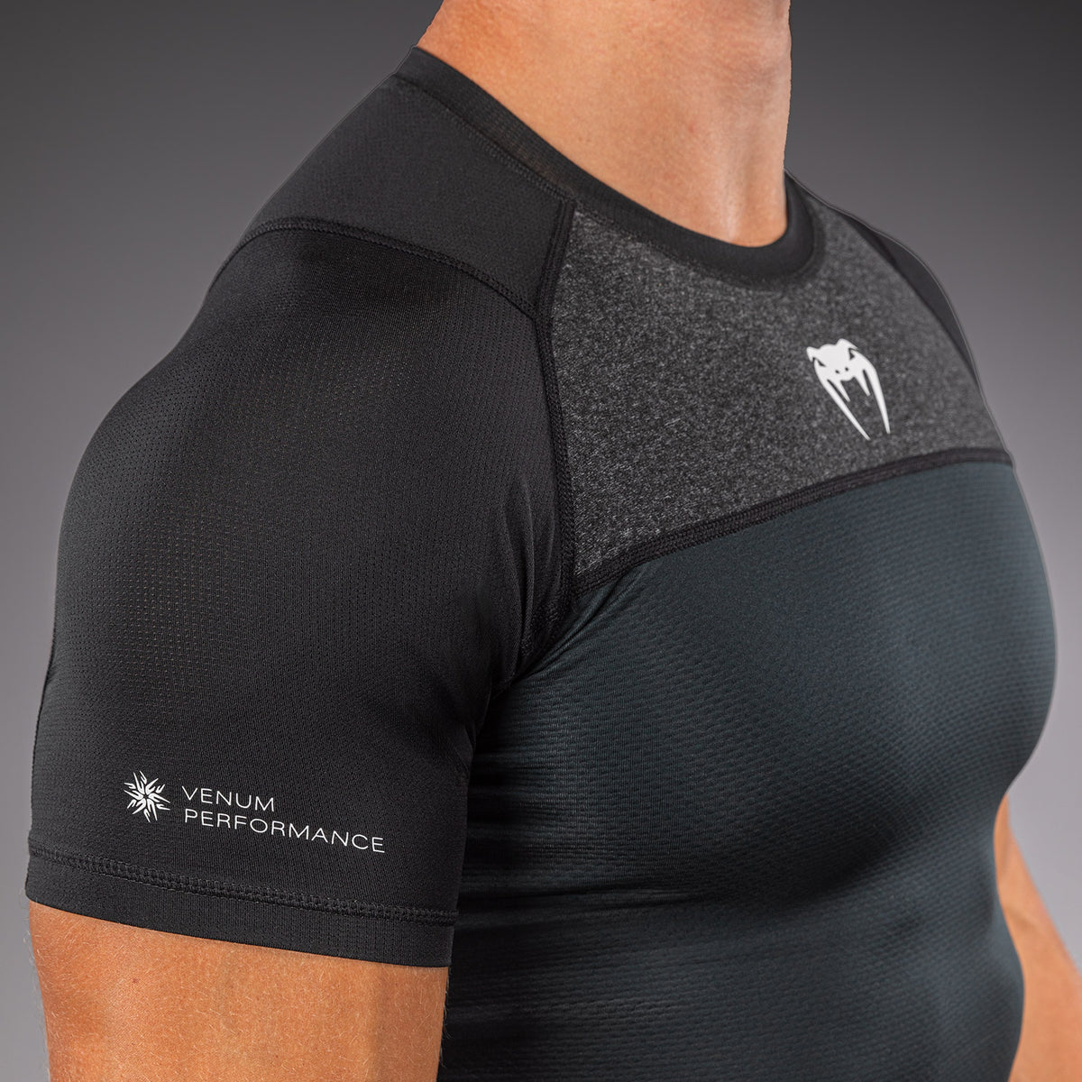 Venum G-Fit Scale Kurzarm-Rashguard - Schwarz