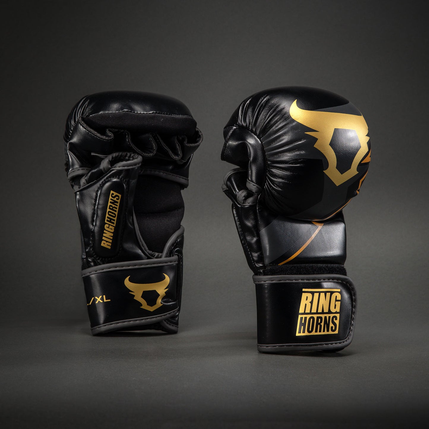 Ringhorns Charger by Venum MMA Sparringhandschuhe – Schwarz/Gold