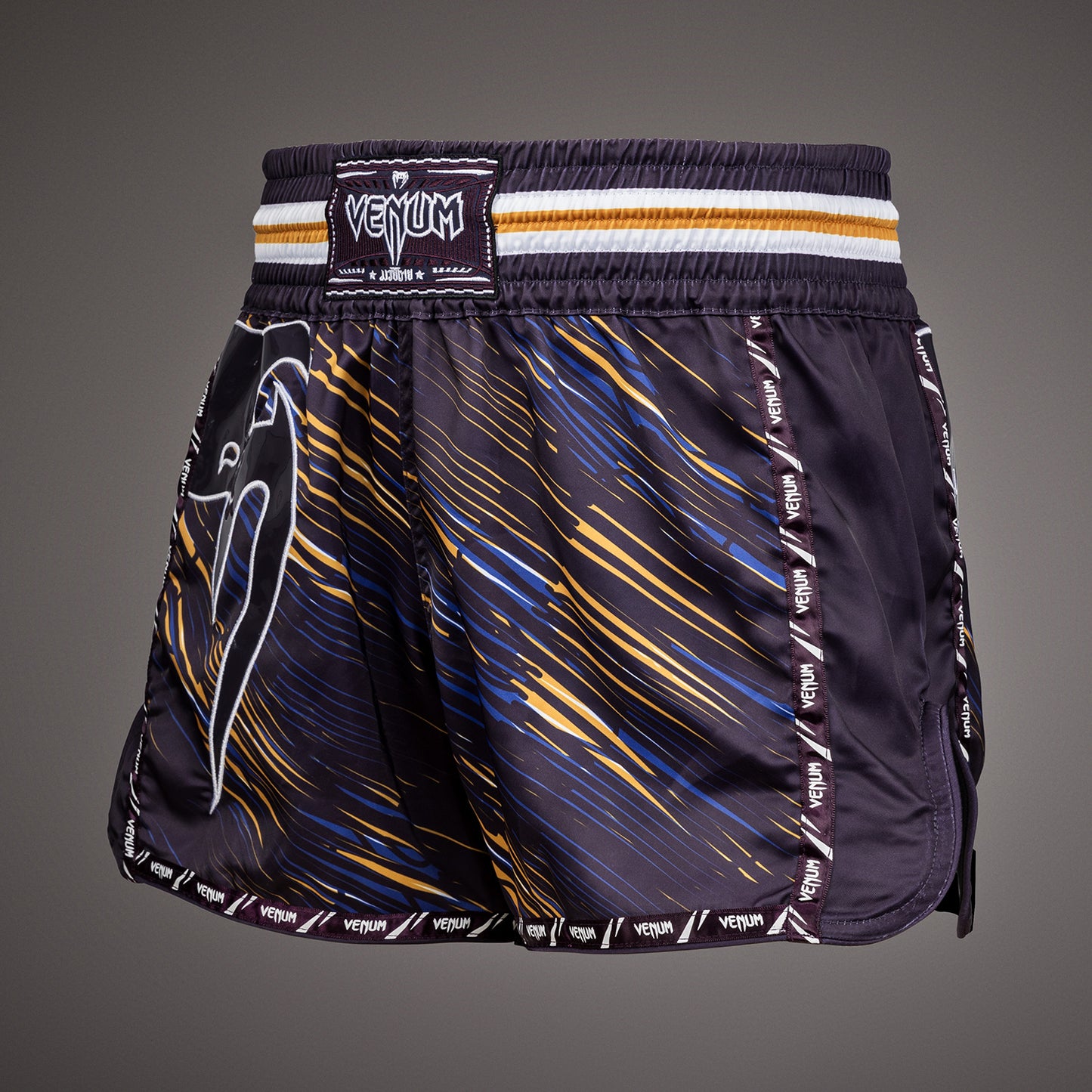 Venum Giant Muay Thai Shorts - Dunkellila