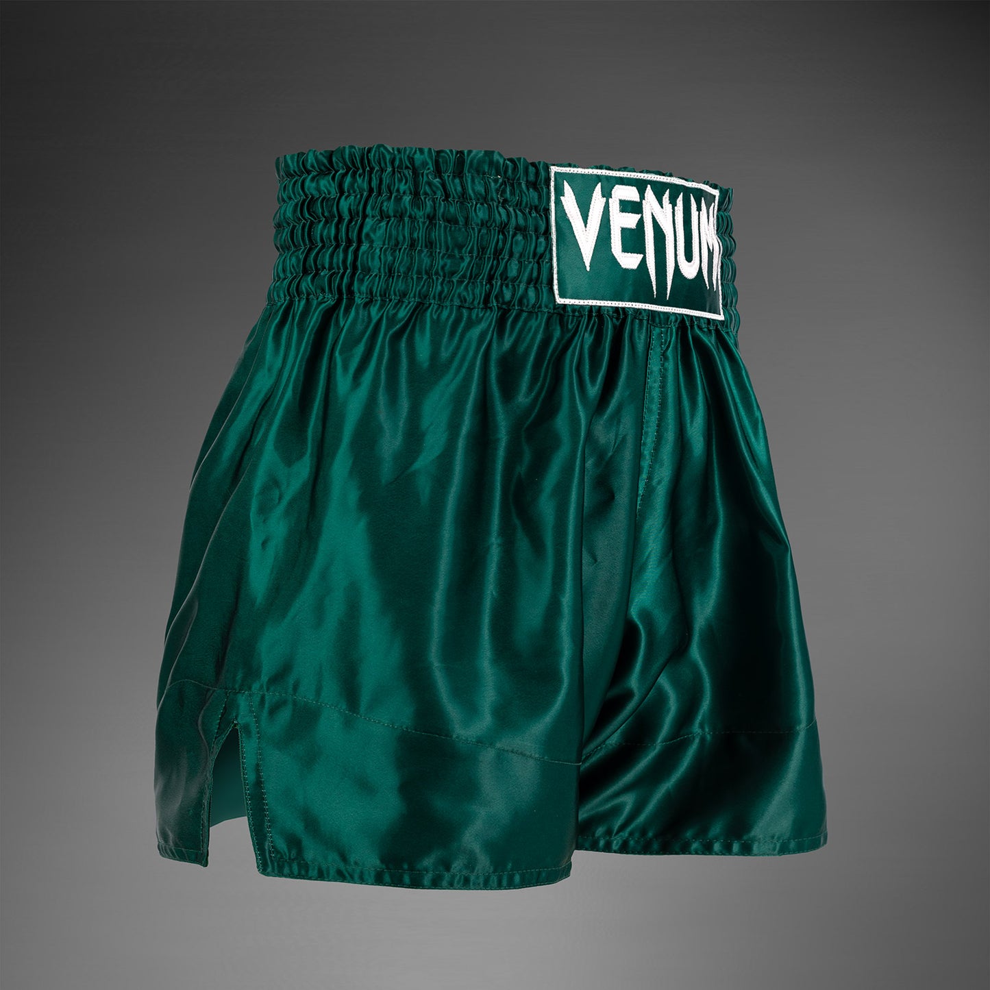 Venum Classic Muay Thai Shorts - Waldgrün